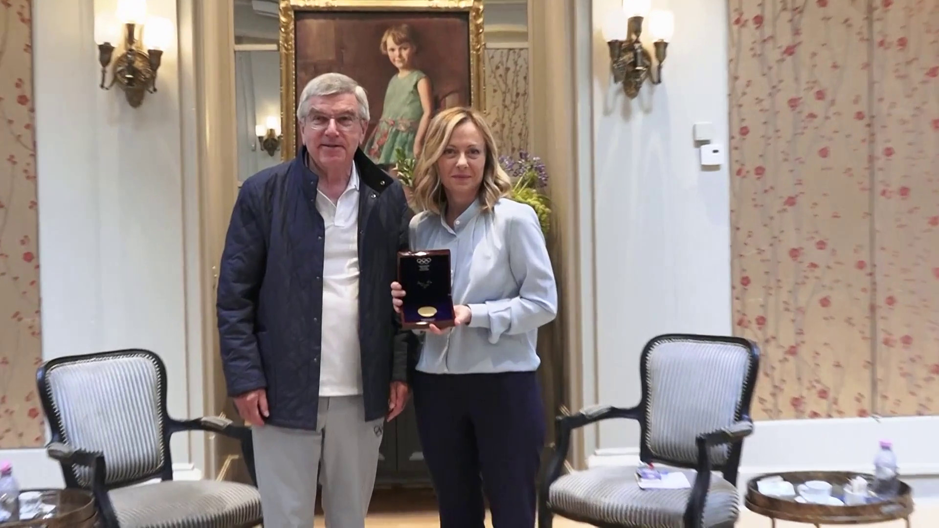 Meloni incontra a Parigi il presidente del Cio Bach