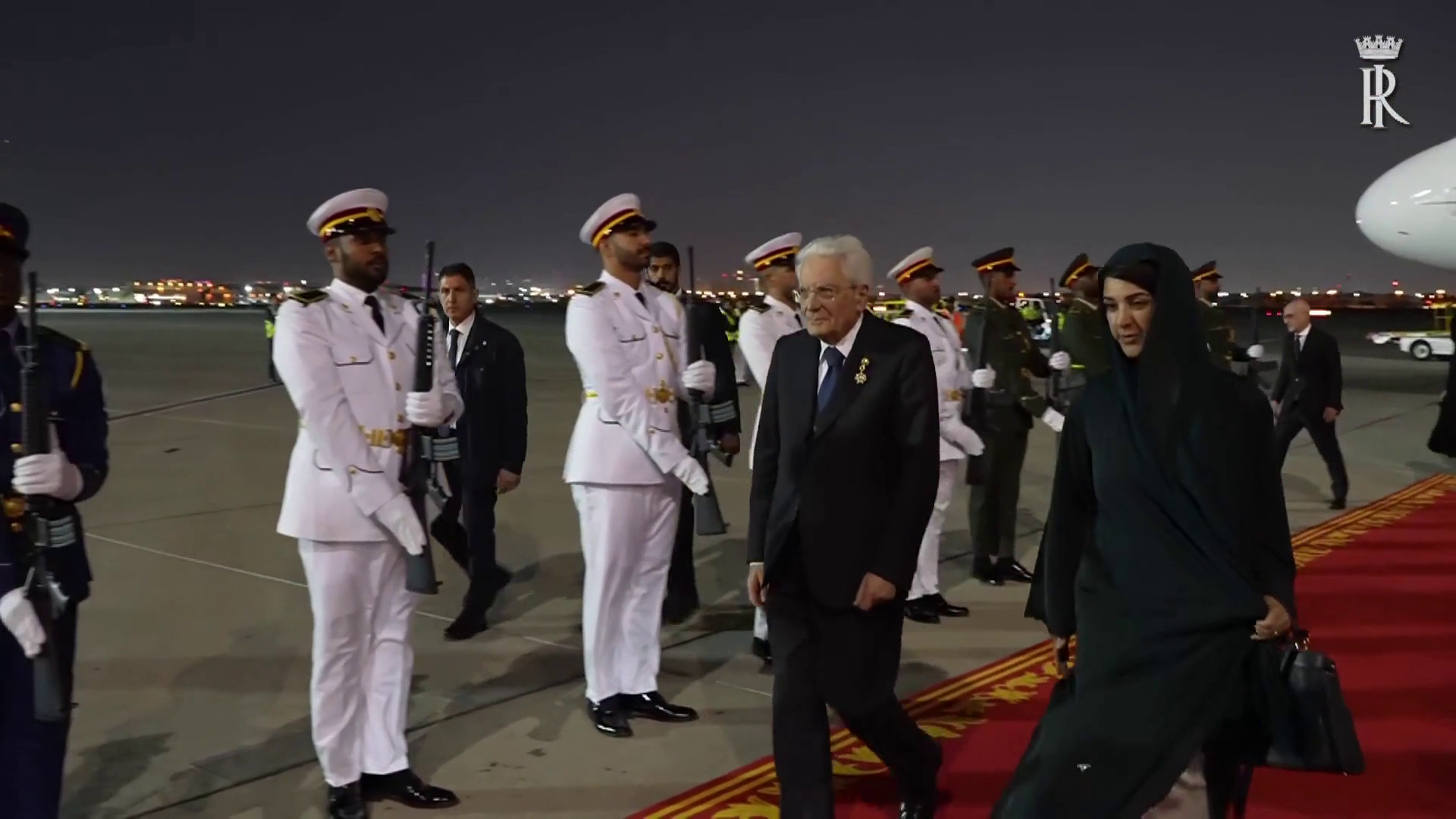 Mattarella atterrato a Dubai, prosegue la visita di Stato negli Emirati