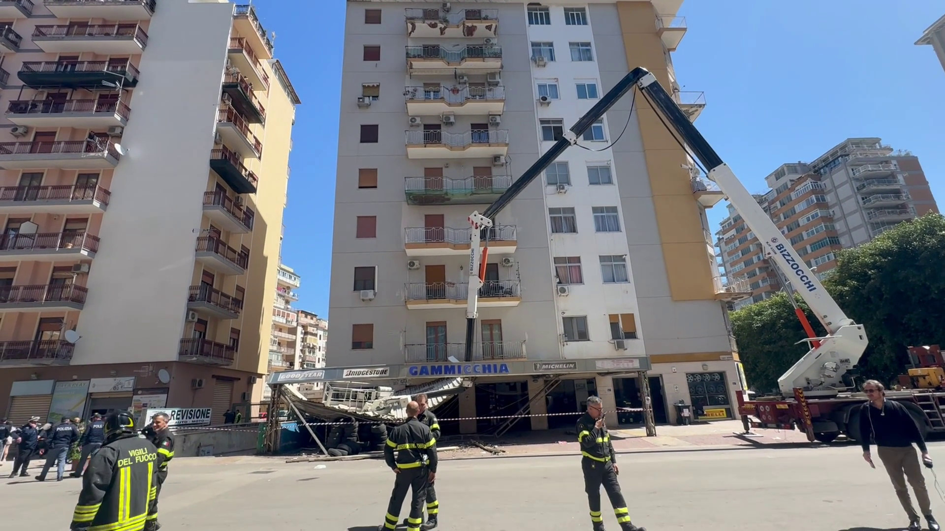 Cadono da una gru, morti due operai a Palermo