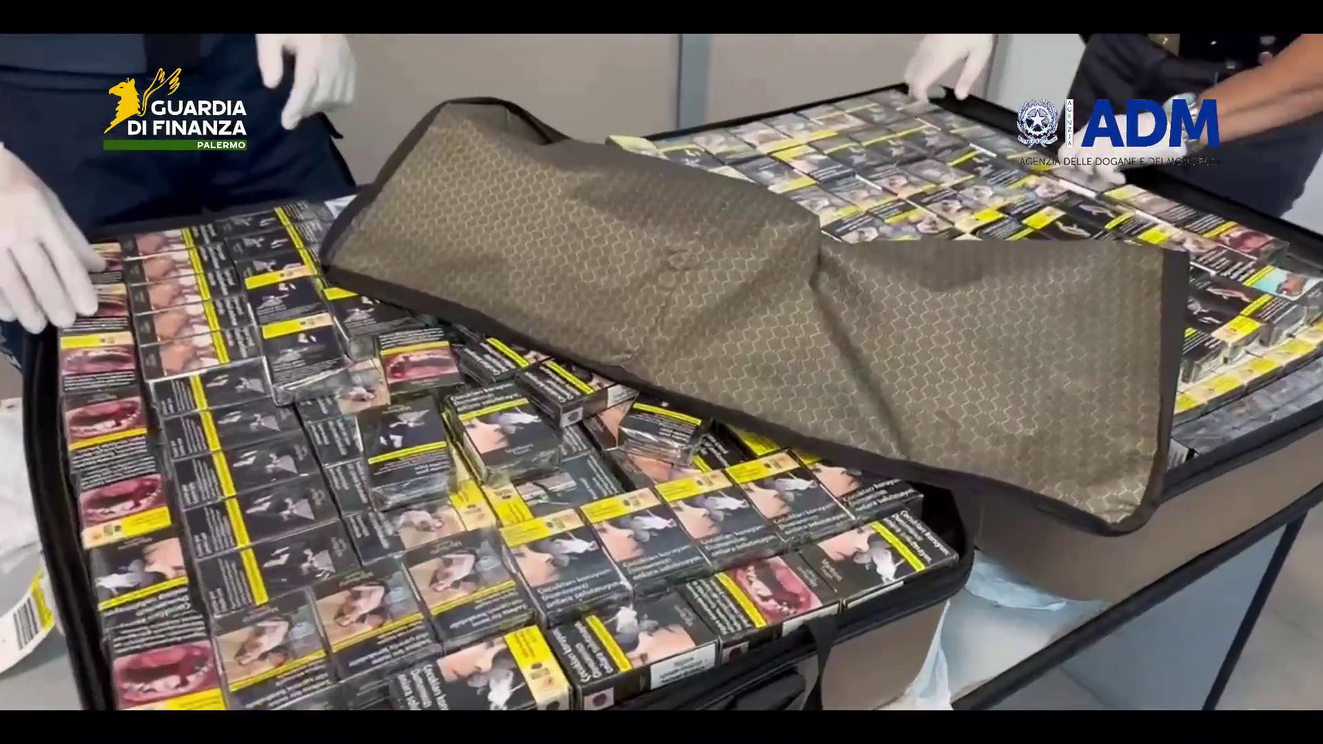 In aeroporto Palermo con 64 kg di sigarette di contrabbando, 2 arresti