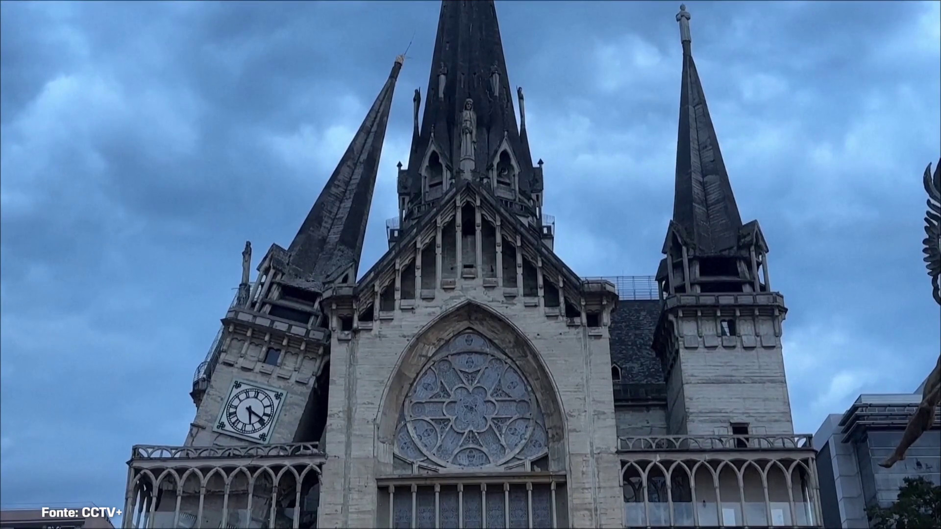 Terremoto Colombia, crolla torre di una cattedrale neogotica