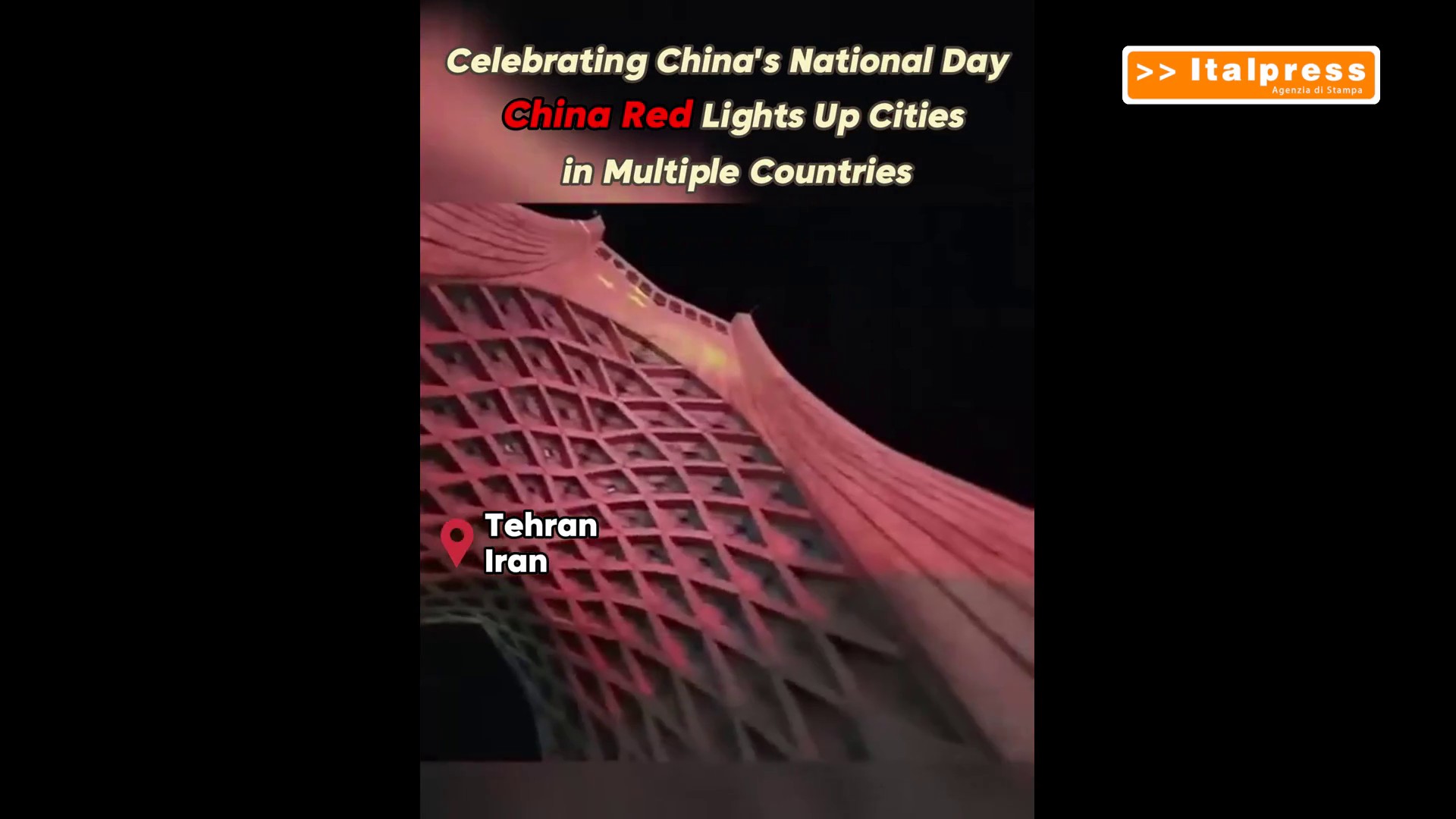 Il “rosso Cina” illumina il mondo in occasione della Festa nazionale cinese