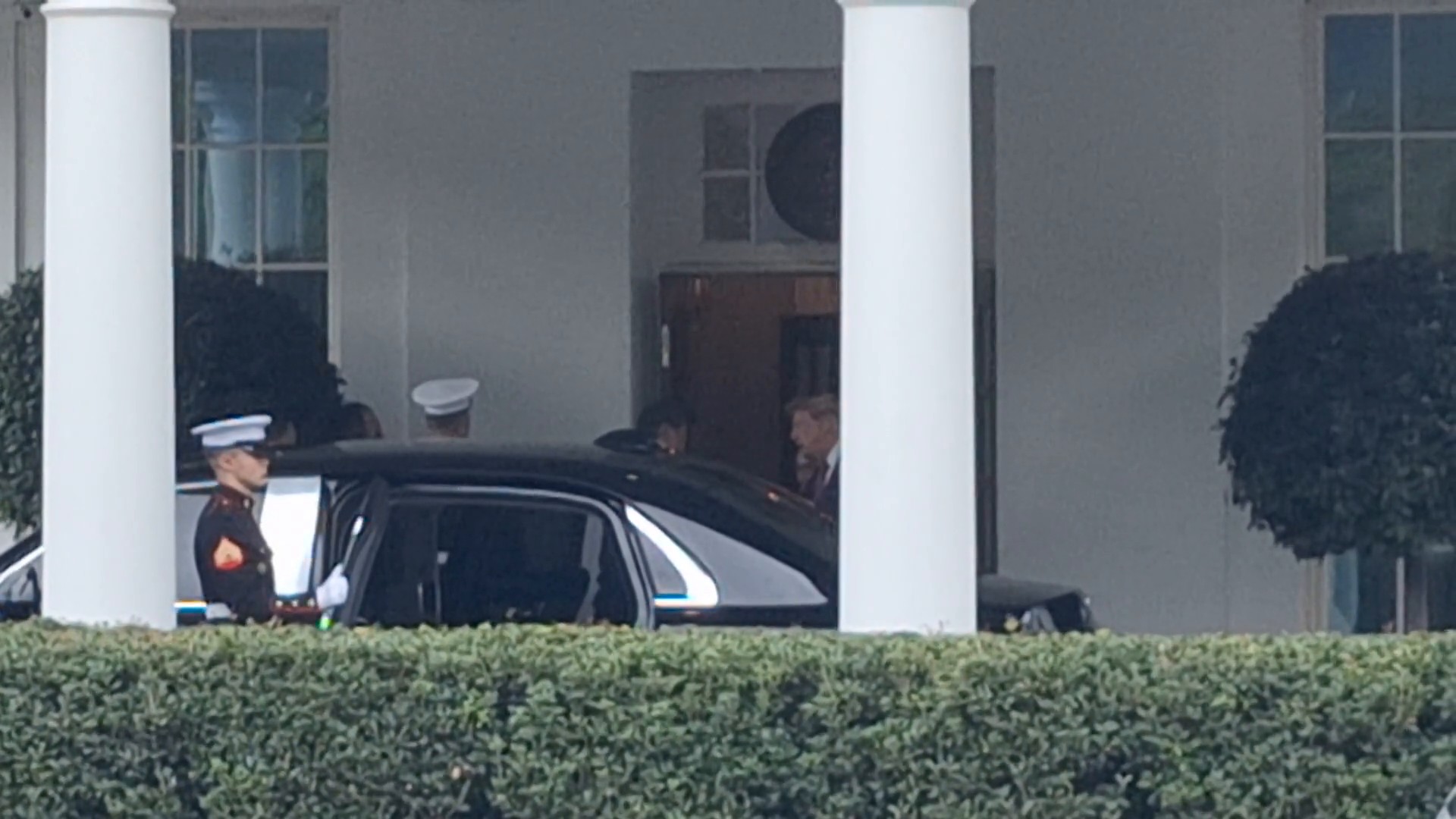 Il presidente cinese Xi Jinping lascia la Casa Bianca, le immagini