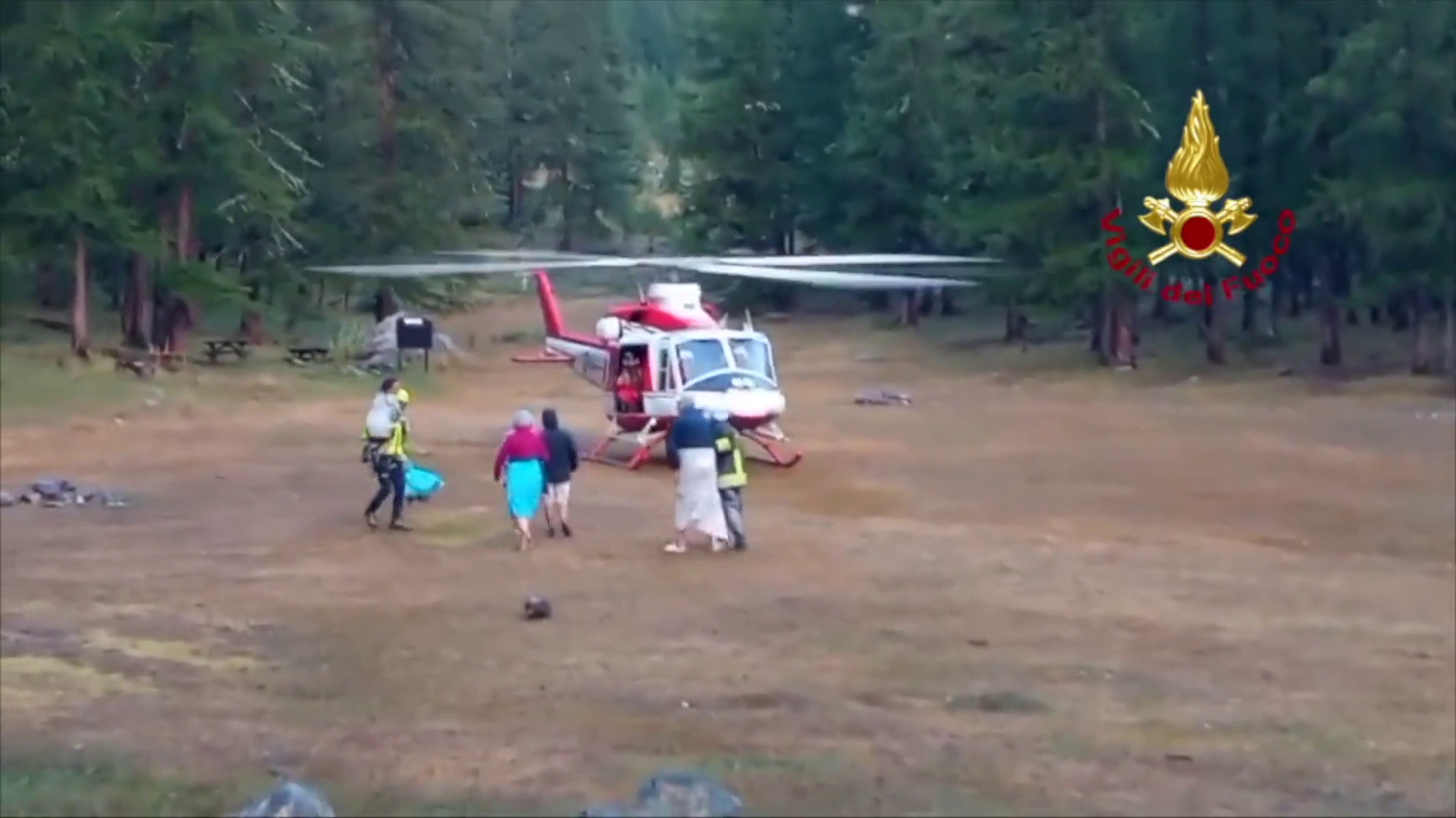 Frana vicino a camping nel Torinese, turisti evacuati con elicottero