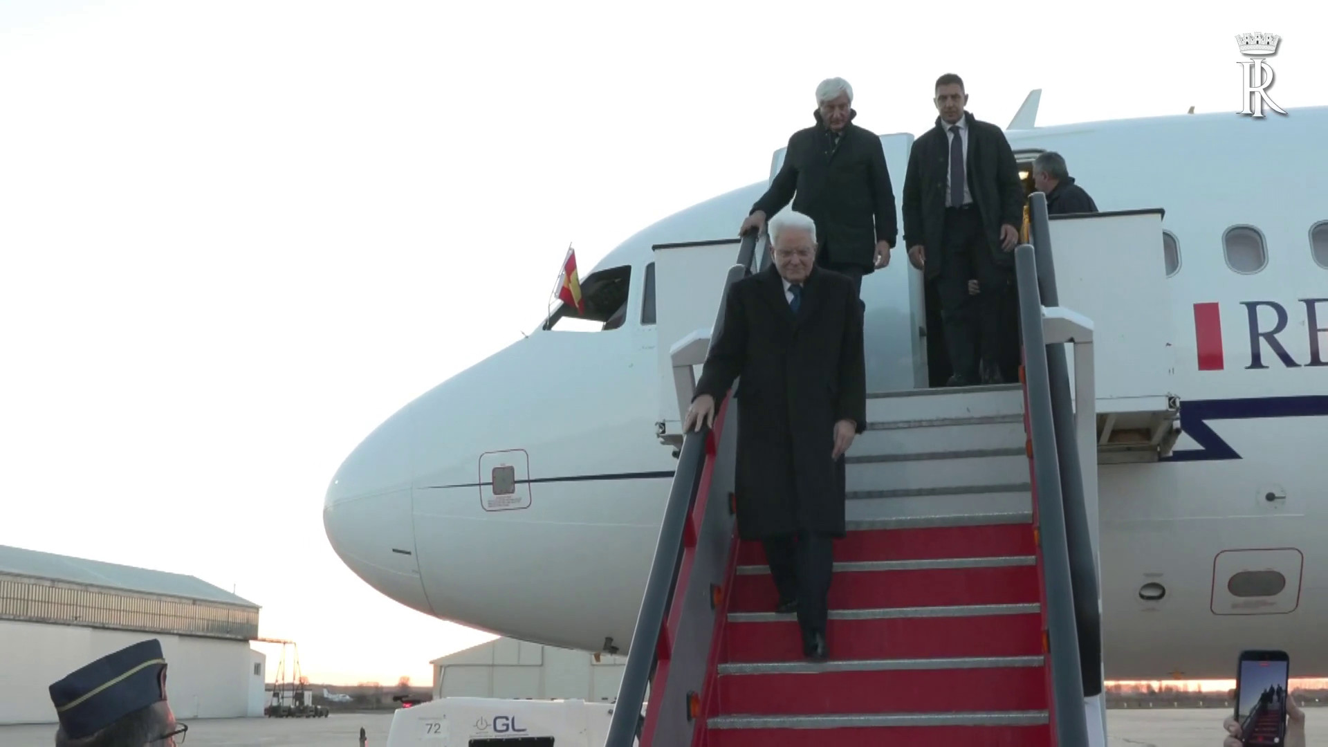 Il Presidente Mattarella arriva all'aeroporto di Salamanca