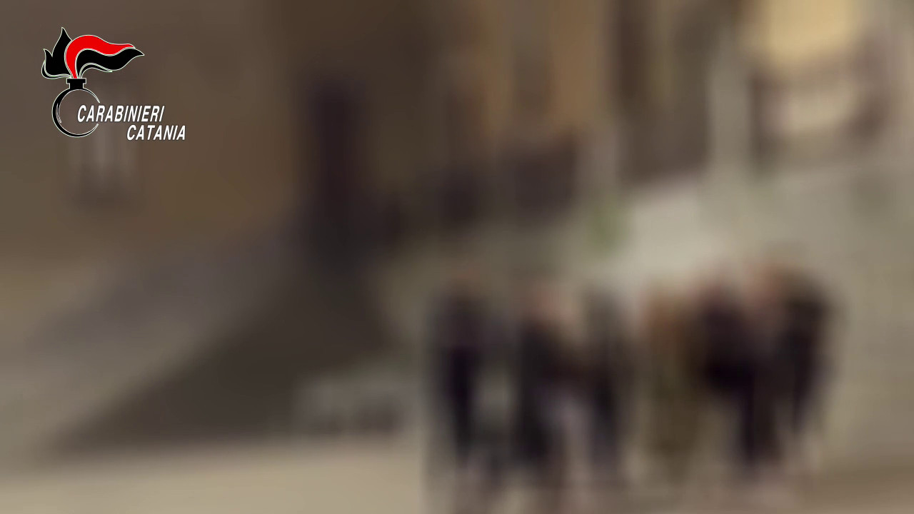Reggio Emilia, truffa da 1 milione, sequestrate 4 auto di lusso