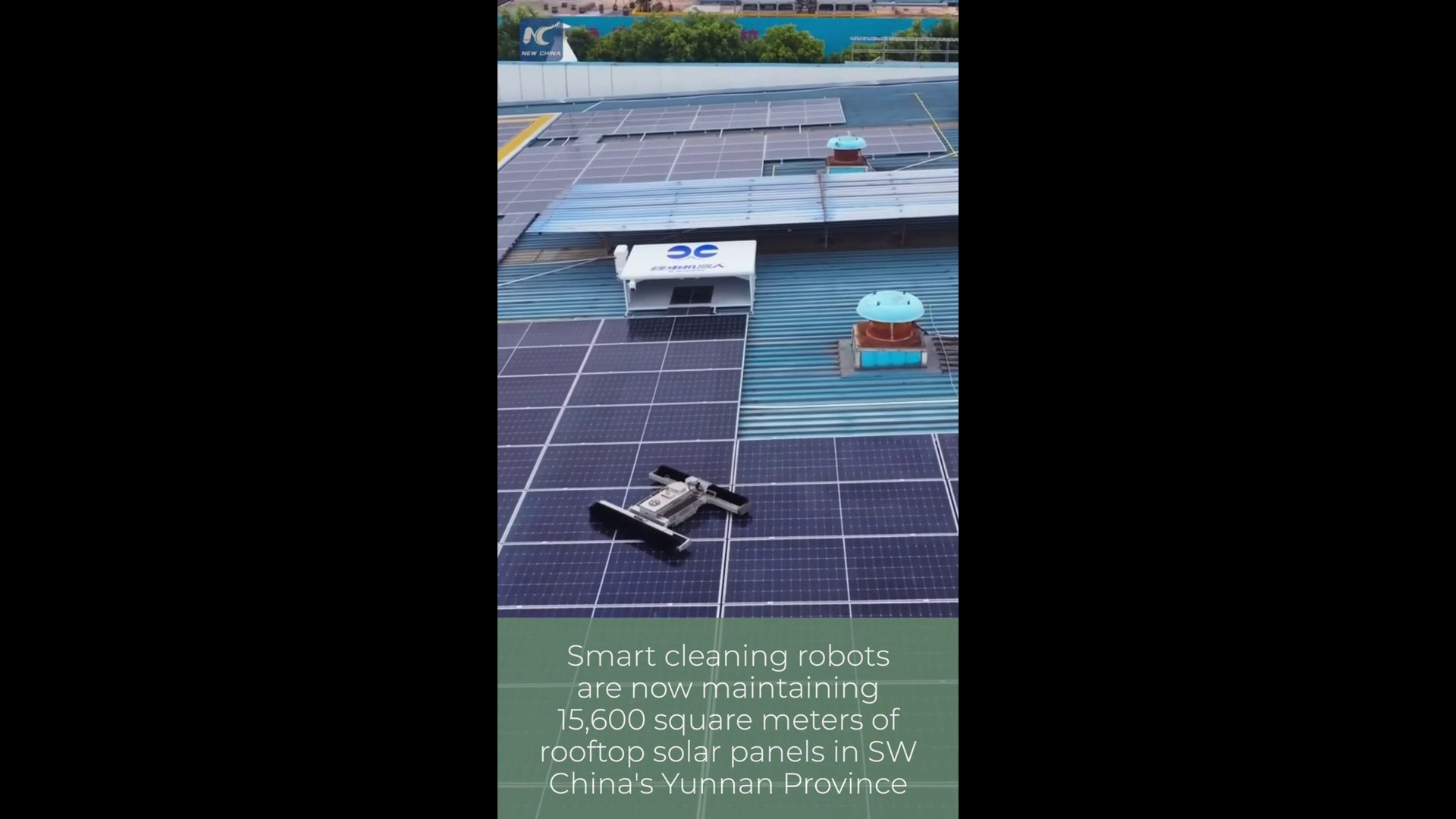 Cina, robot smart vengono impiegati nella pulizia dei pannelli solari sui tetti