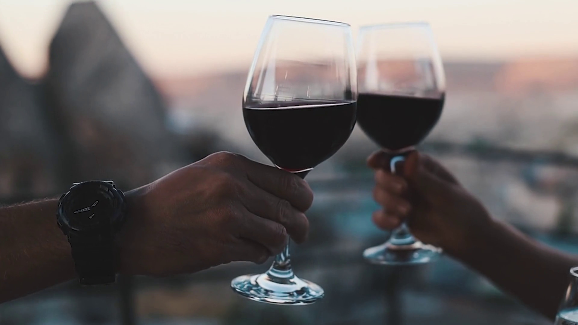 Vino, i rossi tornano protagonisti tra la generazione Z