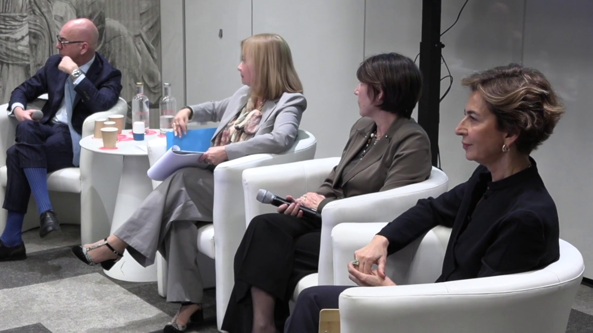 Diabete, da Roche sistema monitoraggio continuo del glucosio con IA