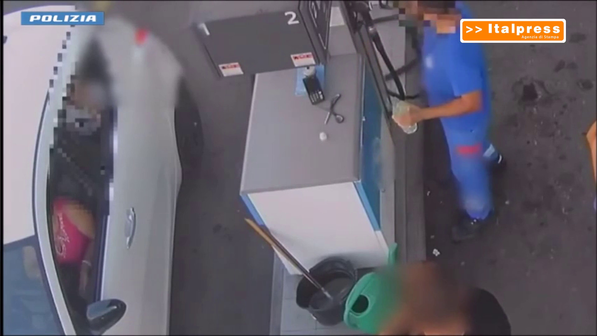 Ustionate dopo lite a Catania, il video dell'acquisto del carburante