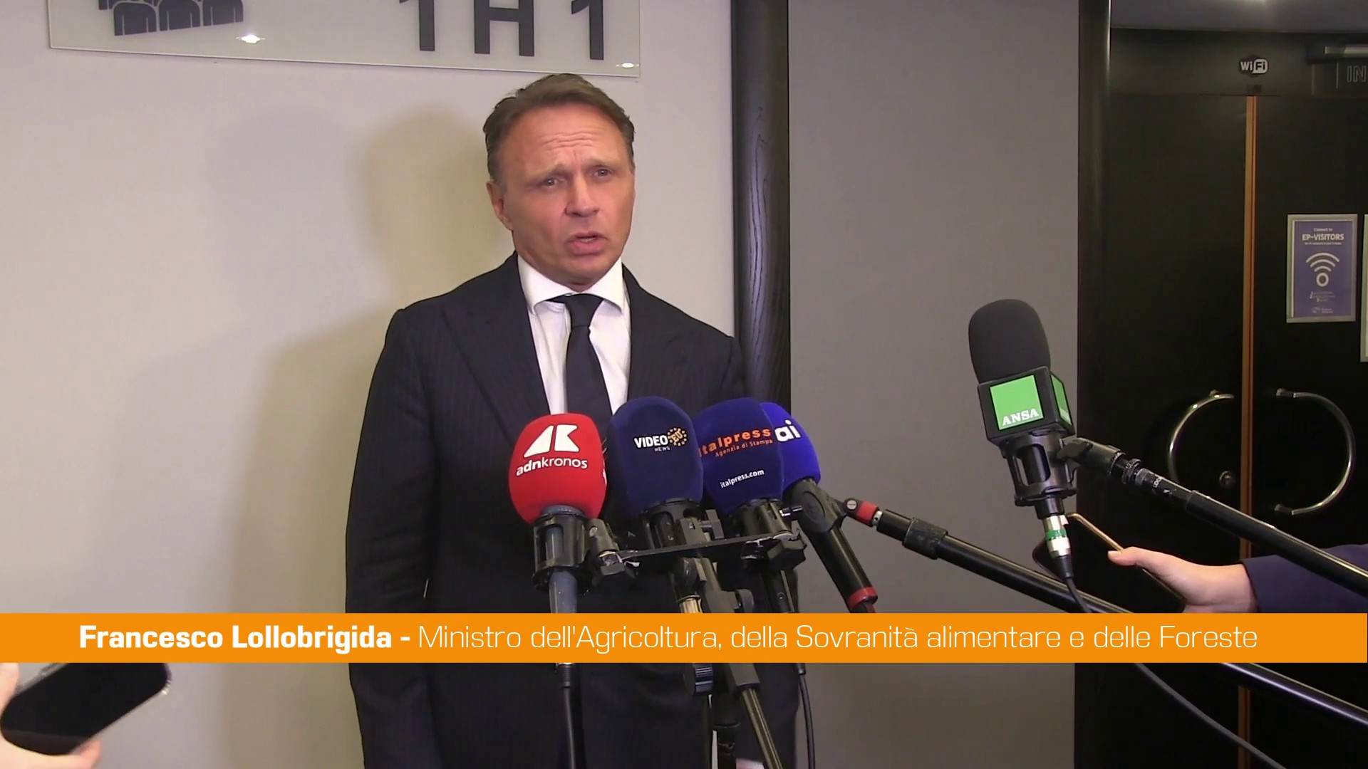 Ue, Lollobrigida 