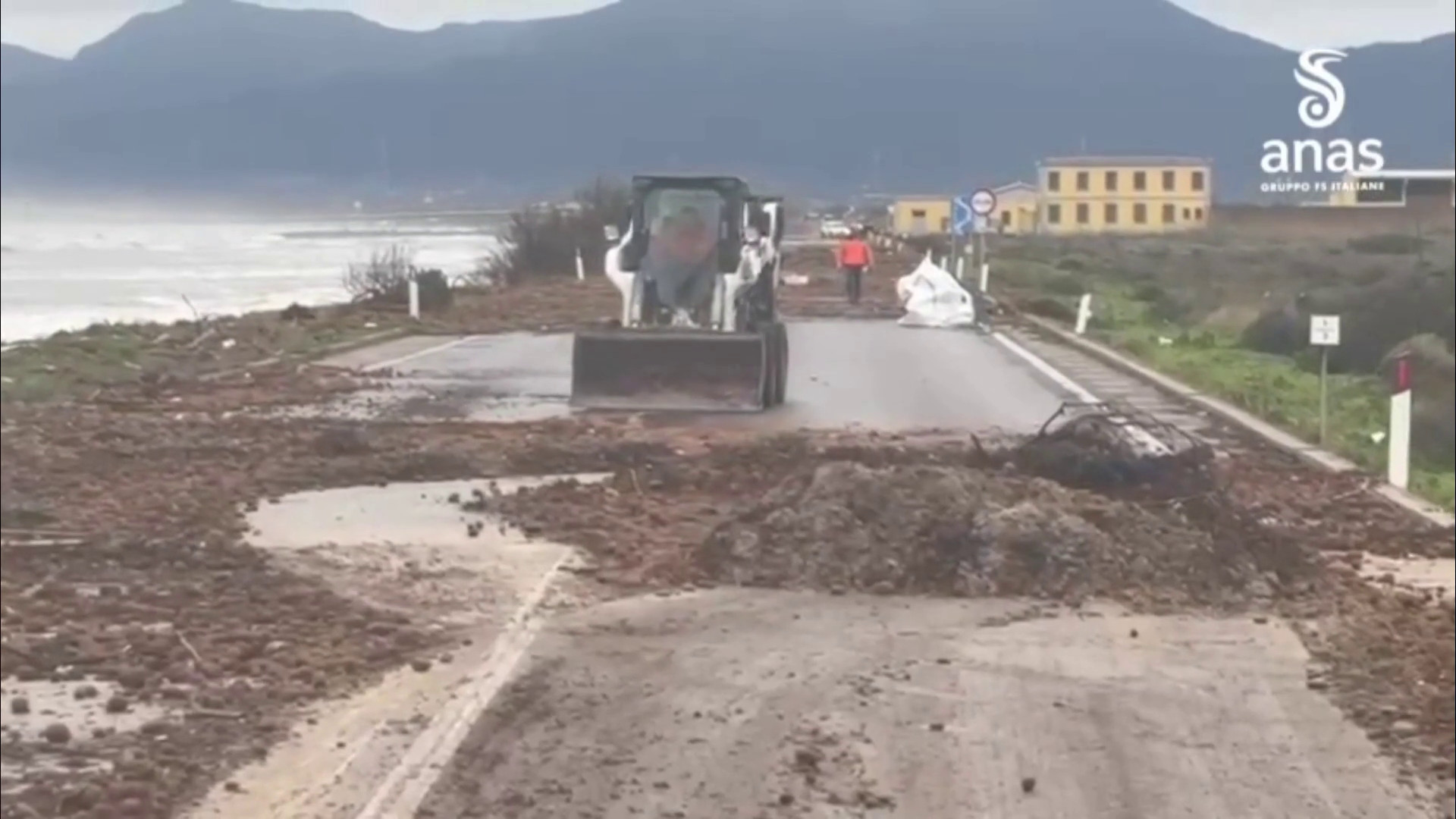 Maltempo, uomini e mezzi Anas al lavoro per fronteggiare emergenza in Sardegna