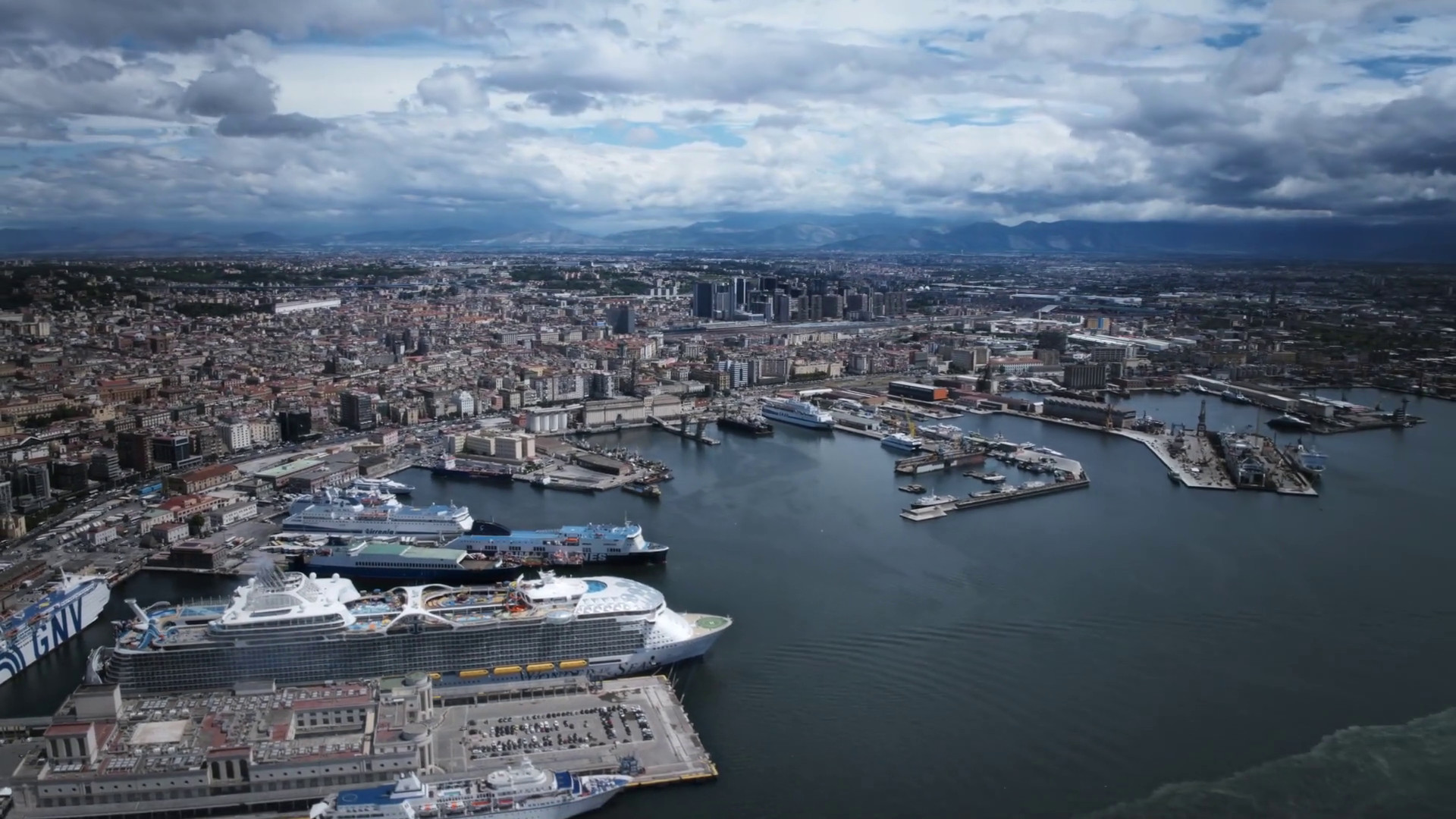 Il governo vara la riforma dei porti italiani