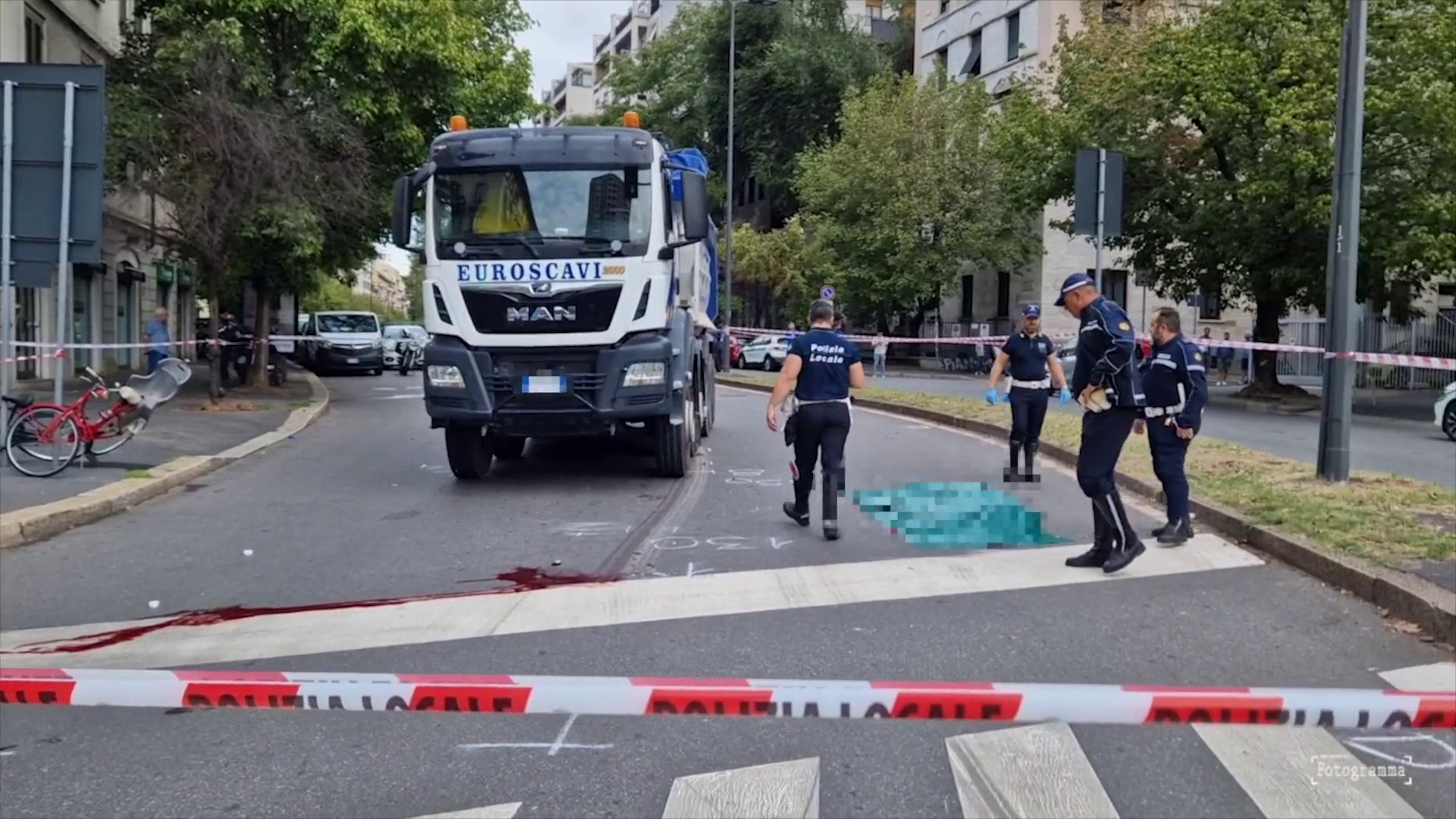 Milano, ciclista muore travolta da un camion. Quinto caso in un anno