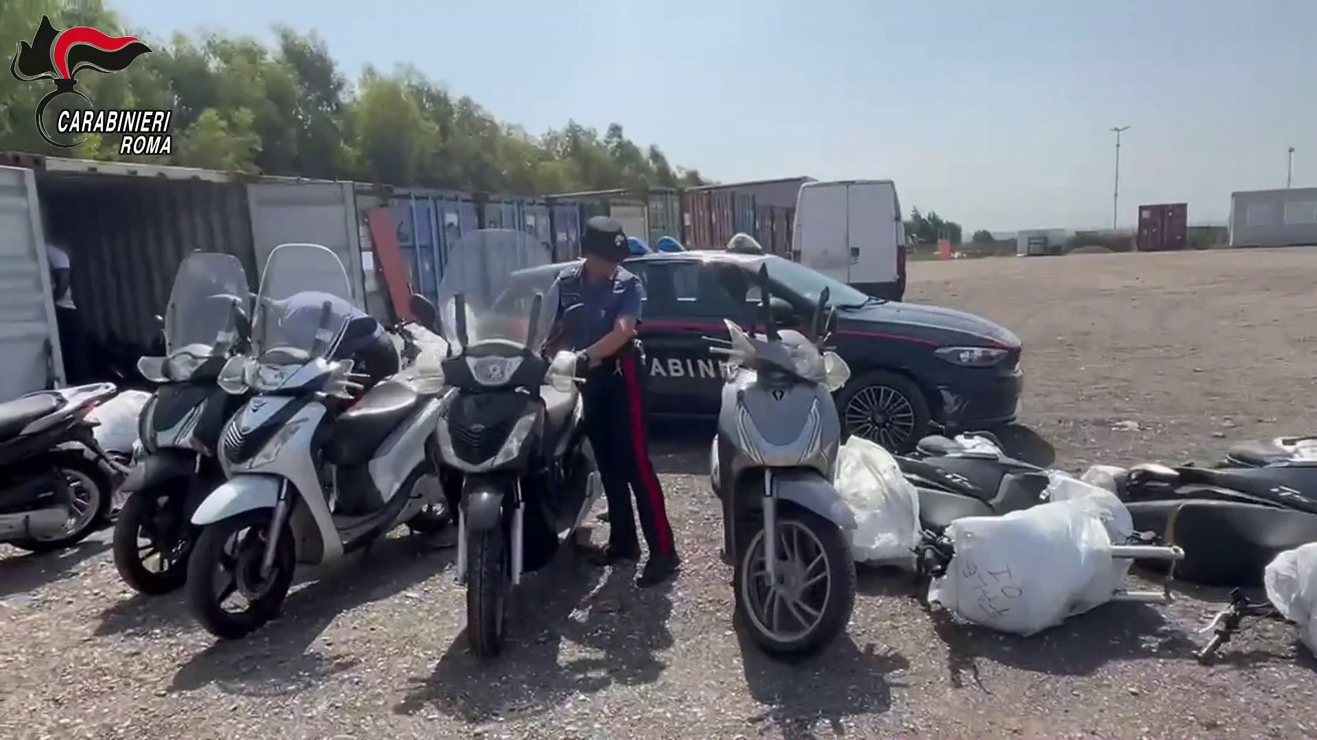 A Roma traffico illecito di moto nei container: 3 fermi e 2 denunce