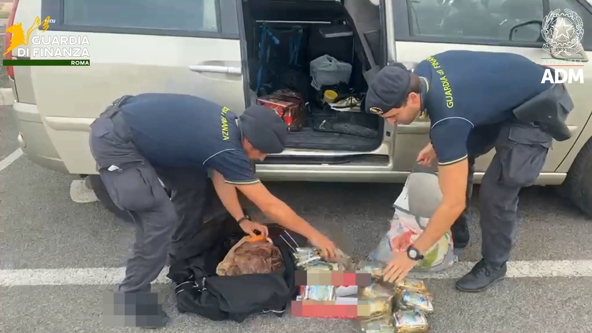 Porto di Civitavecchia, maxi sequestro di tabacco proveniente dall'Algeria