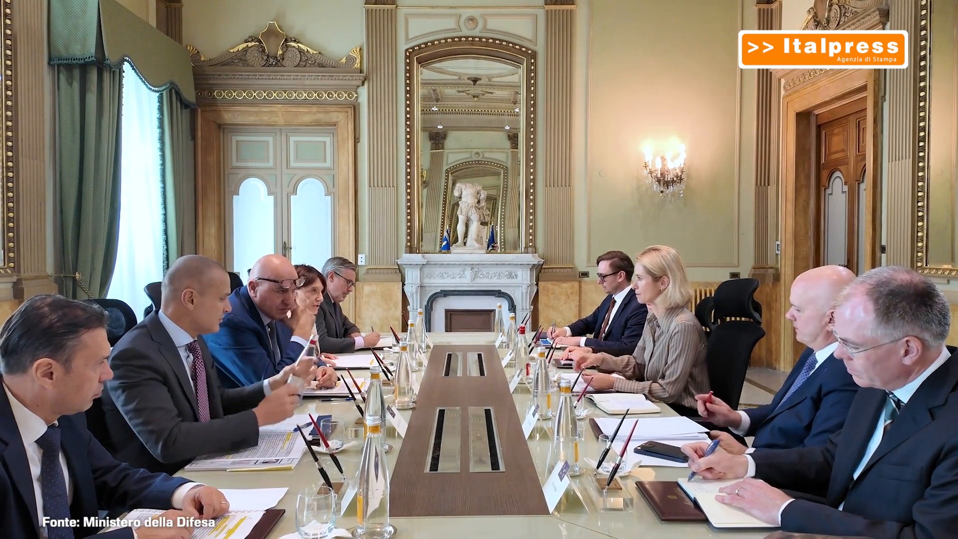 Crosetto incontra Kallas, l'operazione Aspides tra i temi del colloquio