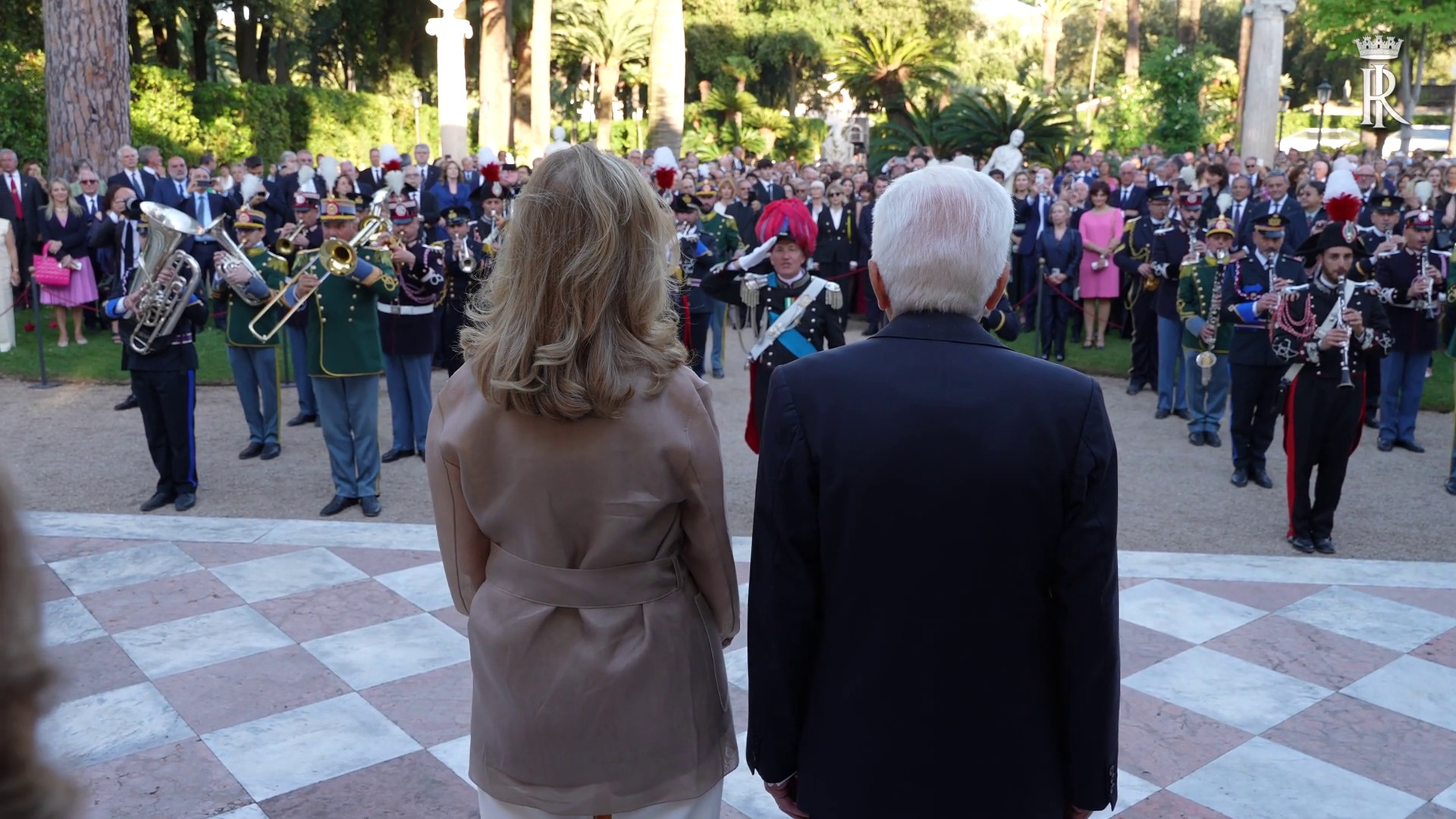 2 giugno, l'esecuzione dell'Inno nazionale nei Giardini del Quirinale
