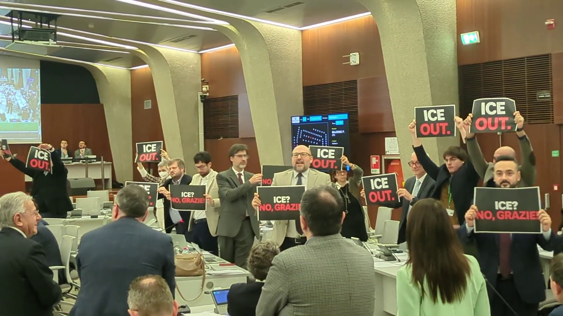 Opposizioni protestano in Regione Lombardia contro presenza ICE a Milano-Cortina
