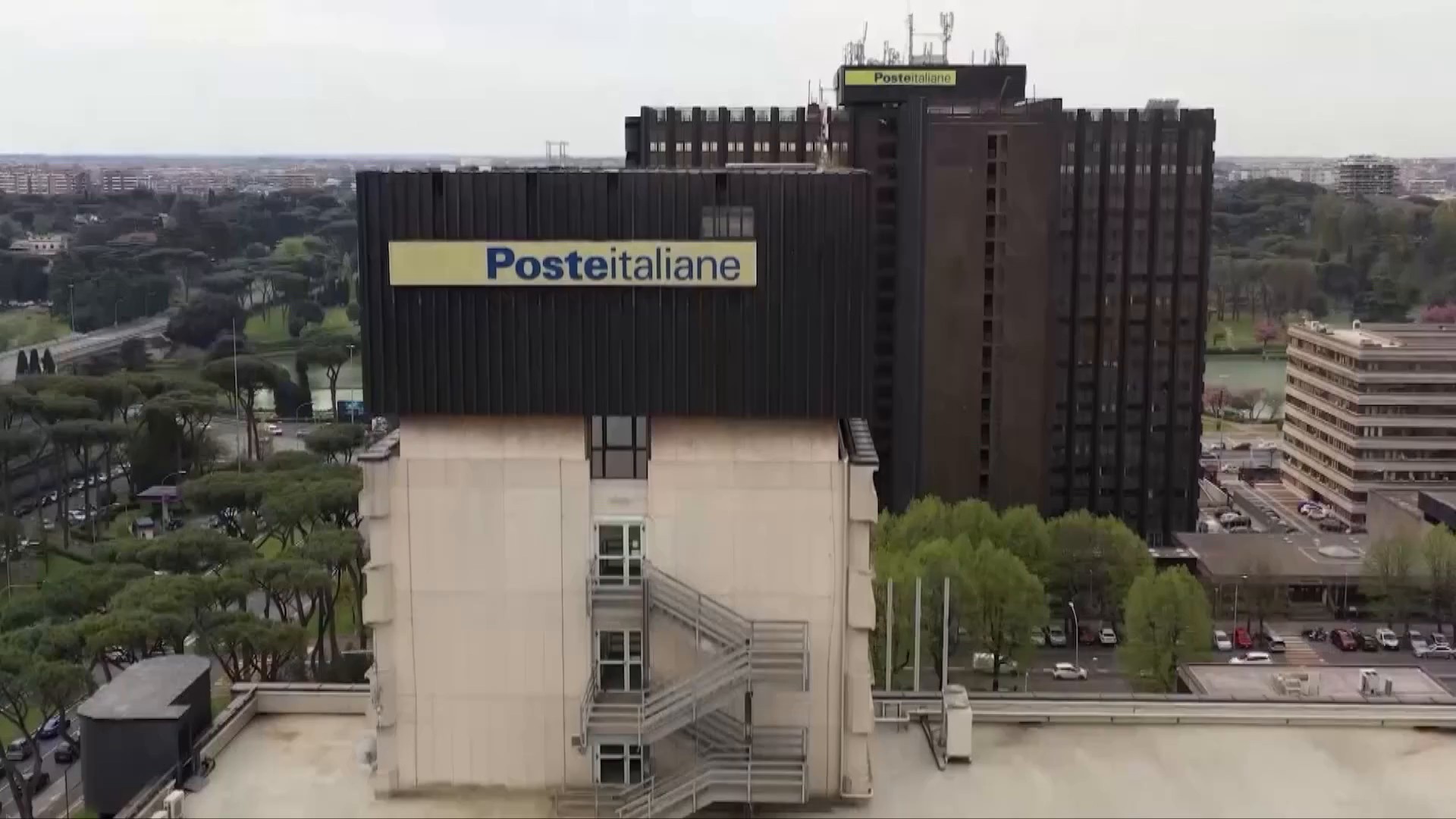 Il mercato premia l'OPAS di Poste su Tim, adesioni al 66,6%