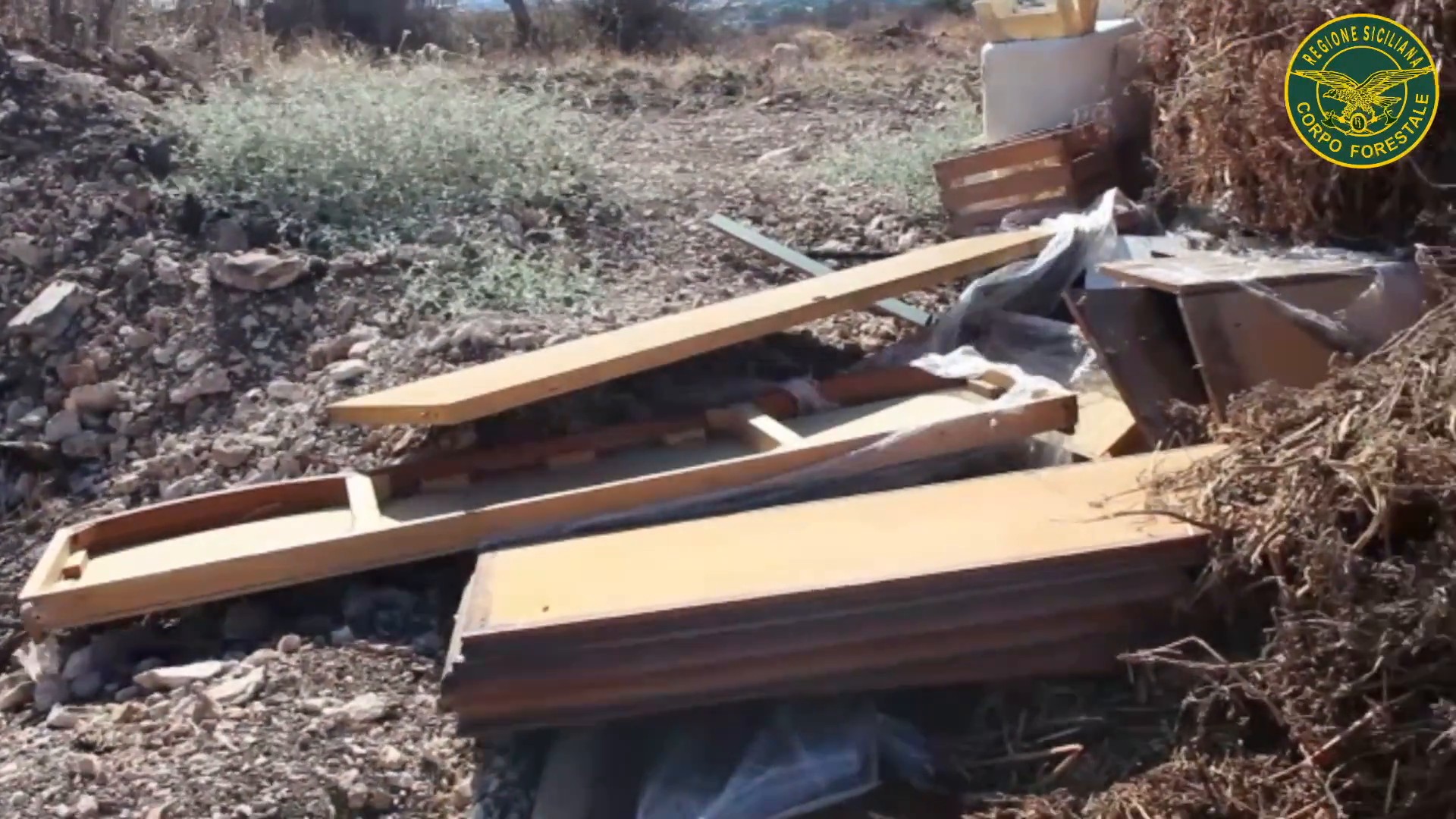 Discarica abusiva scoperta nel Ragusano, una denuncia a Scicli
