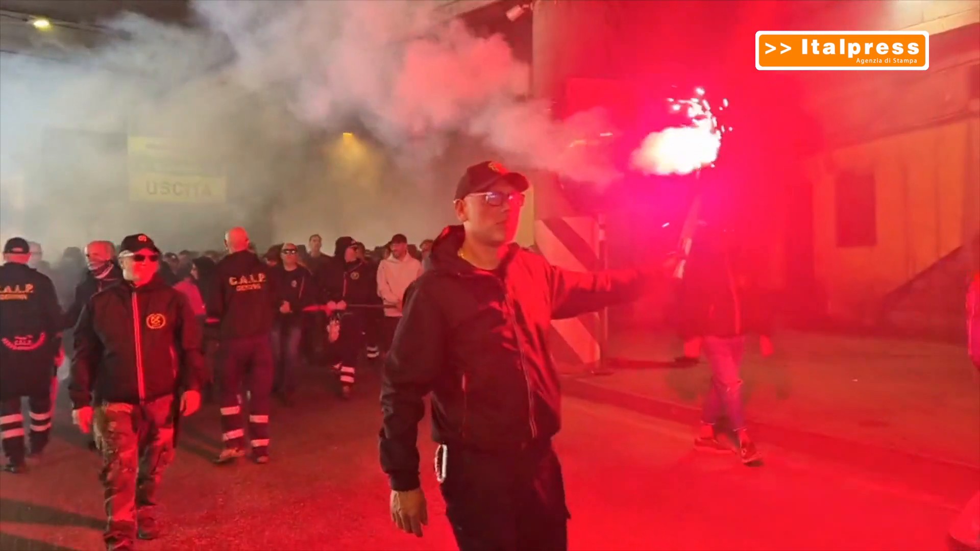 Sciopero generale, i manifestanti a Genova dal porto verso il centro