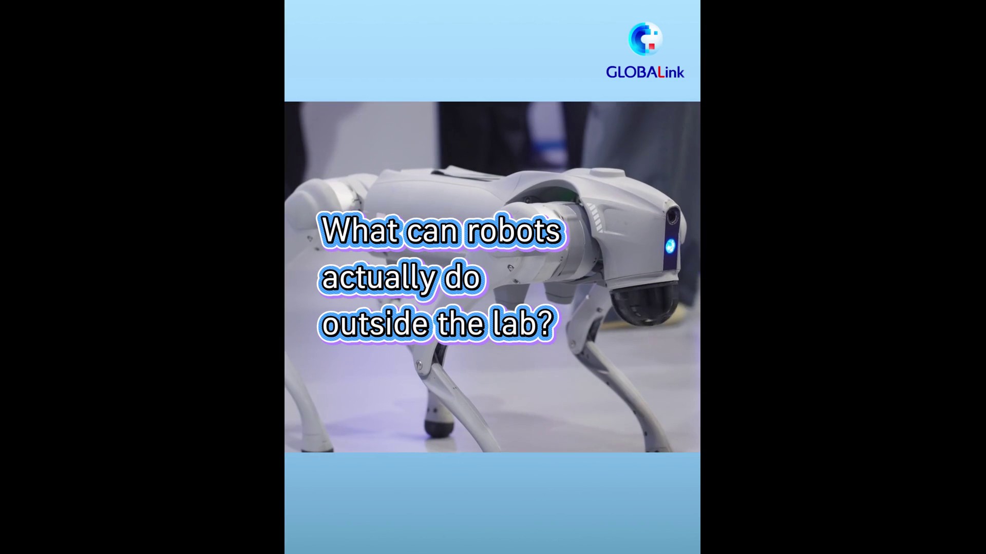 Cina: robot impiegati in attività quotidiane alla fiera di Hangzhou