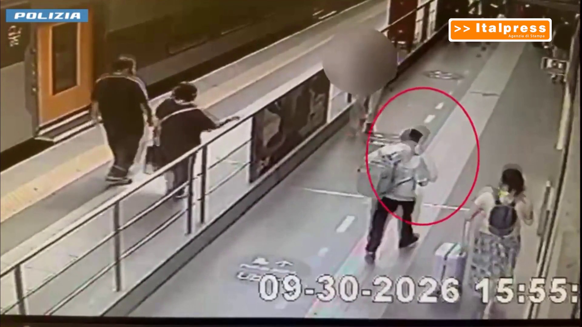 Truffa e aggredisce coppia anziani a Novara e fugge in treno, arrestato