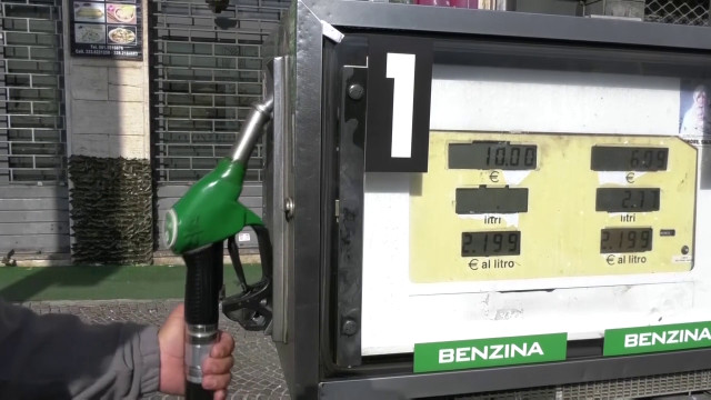 Prezzi benzina e diesel, un pieno costa di più