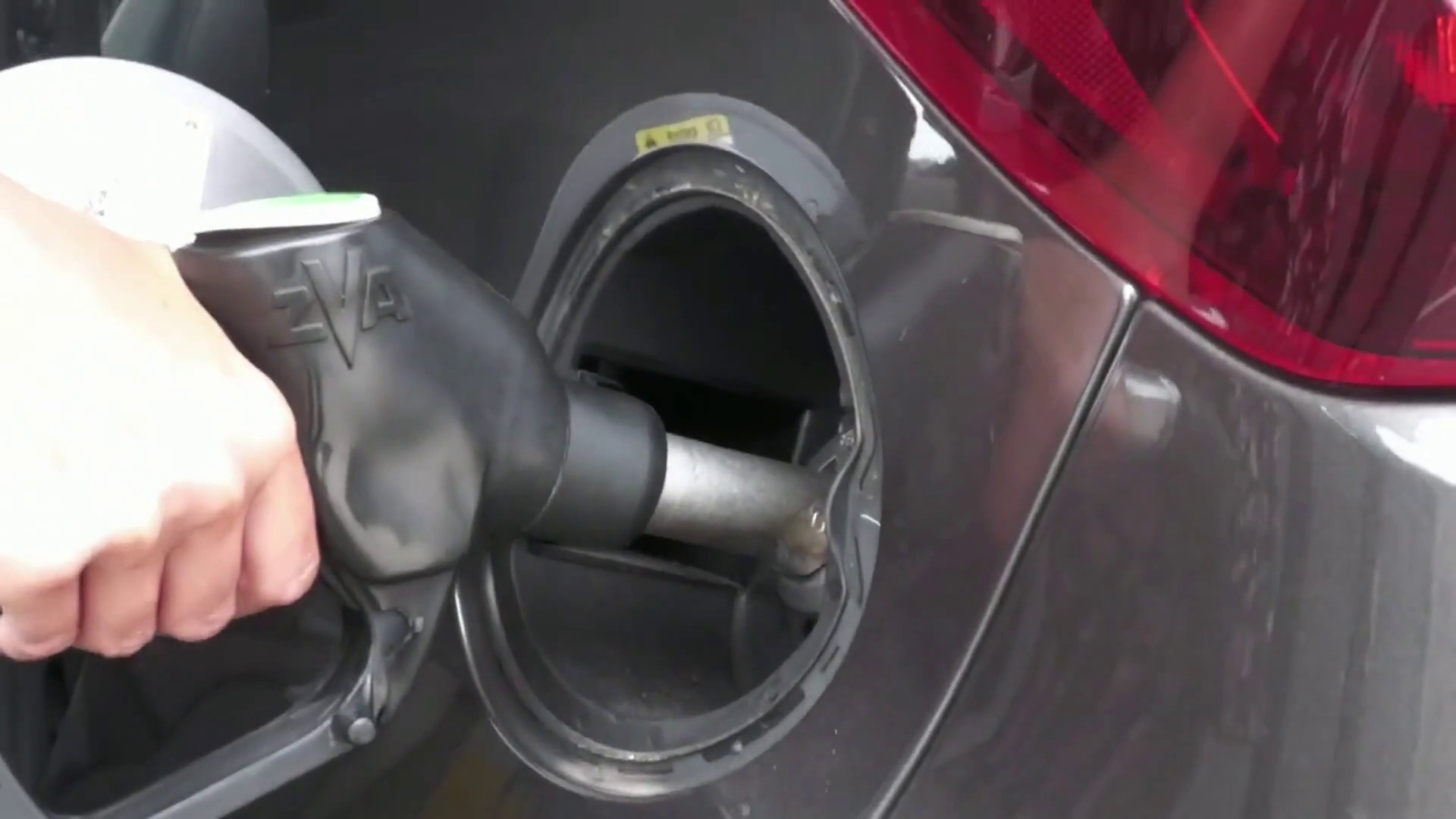 Caro energia, il Governo estende lo sconto sul gasolio