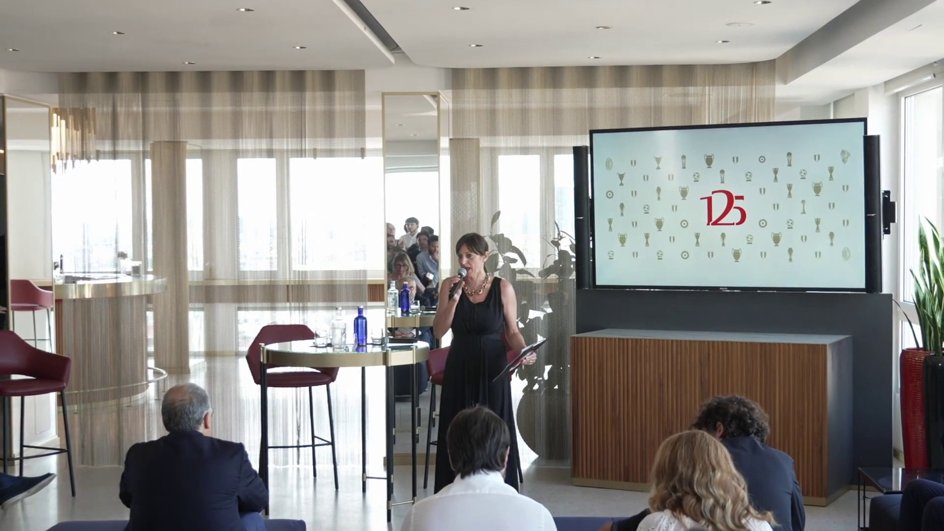 Il Milan in festa per i 125 anni con tre partite e una maglia speciale