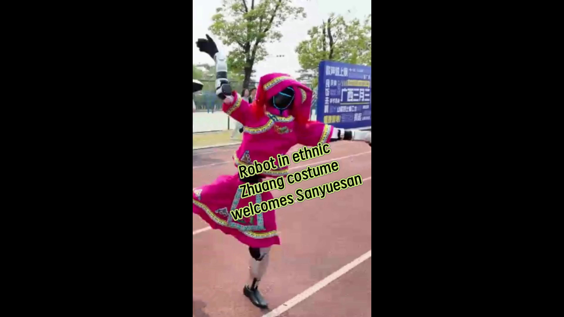 Cina: Guangxi, robot danzante dà il benvenuto alla festa di Sanyuesan