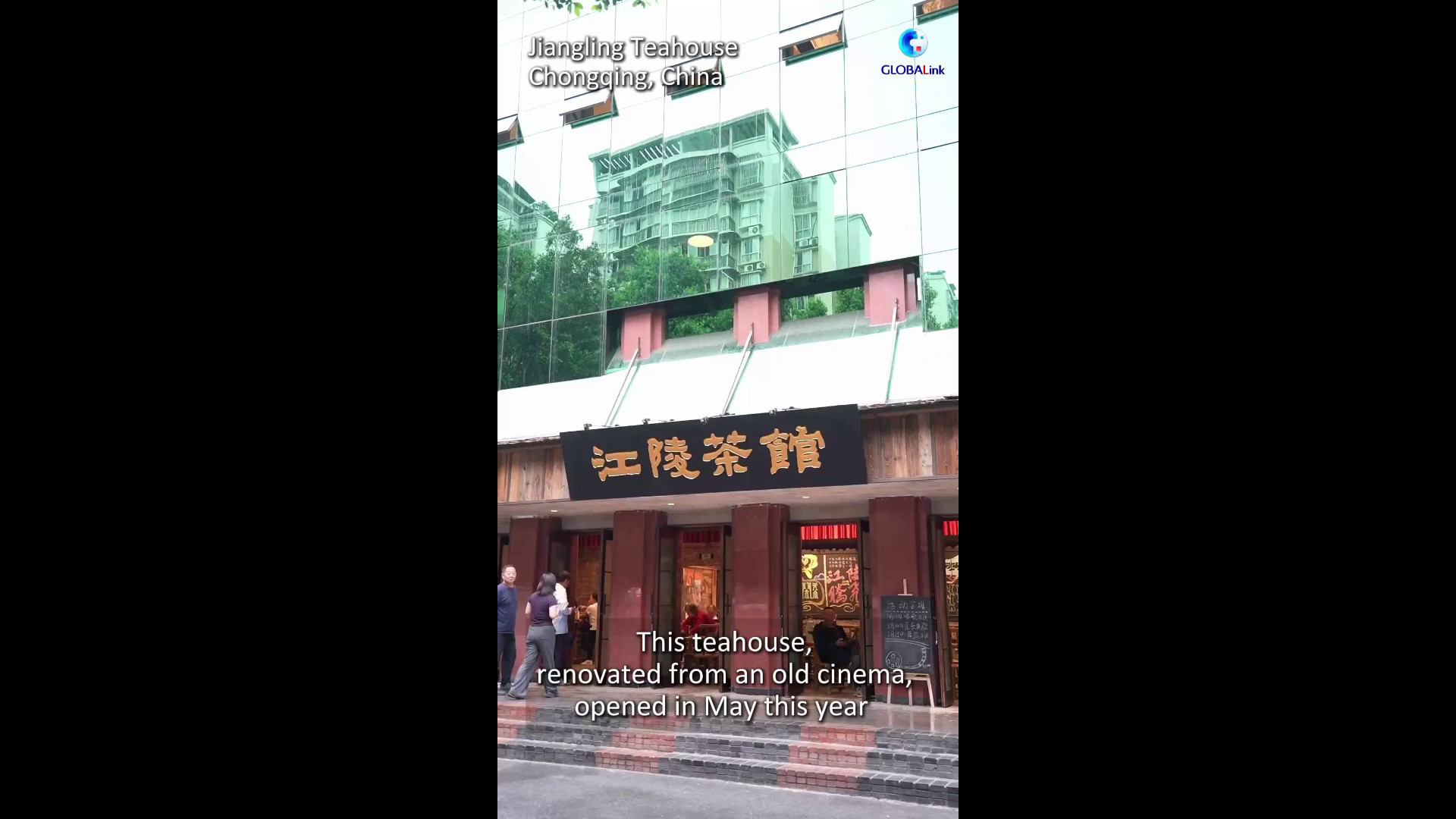 Chongqing, vlogger britannico esplora il ritorno a tradizione in una casa da tè