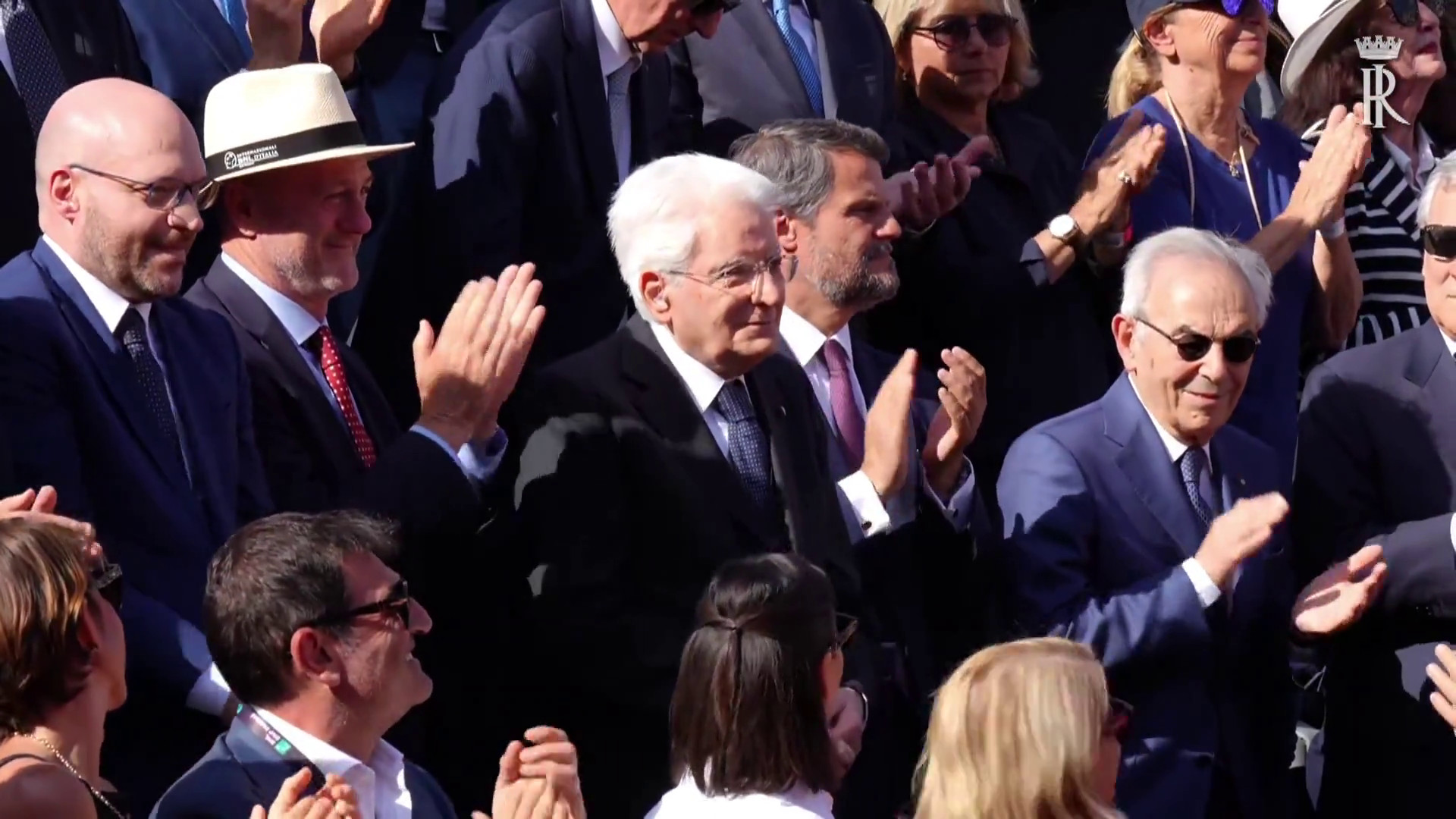 Mattarella alla finale degli Internazionali, standing ovation al Centrale
