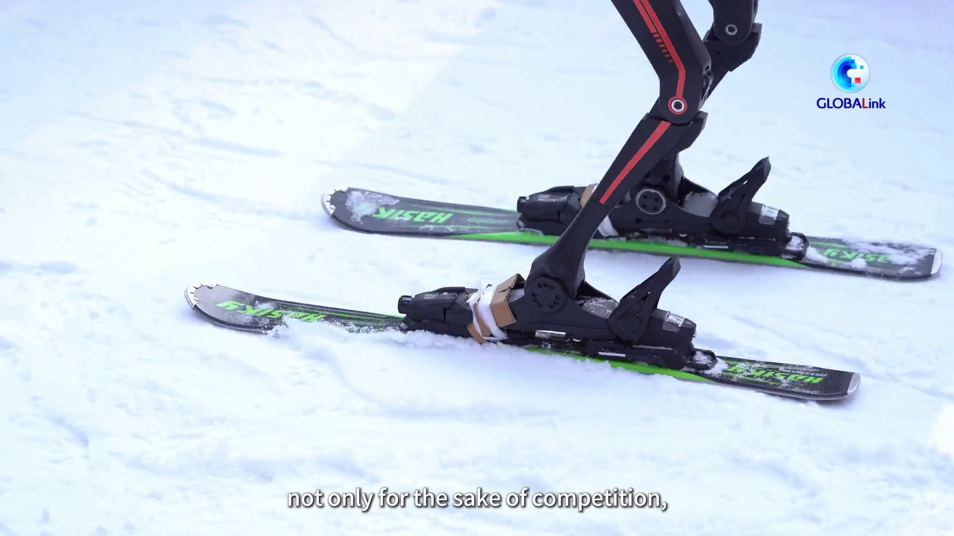 Cina, a Changchun debuttano i robot umanoidi sciatori