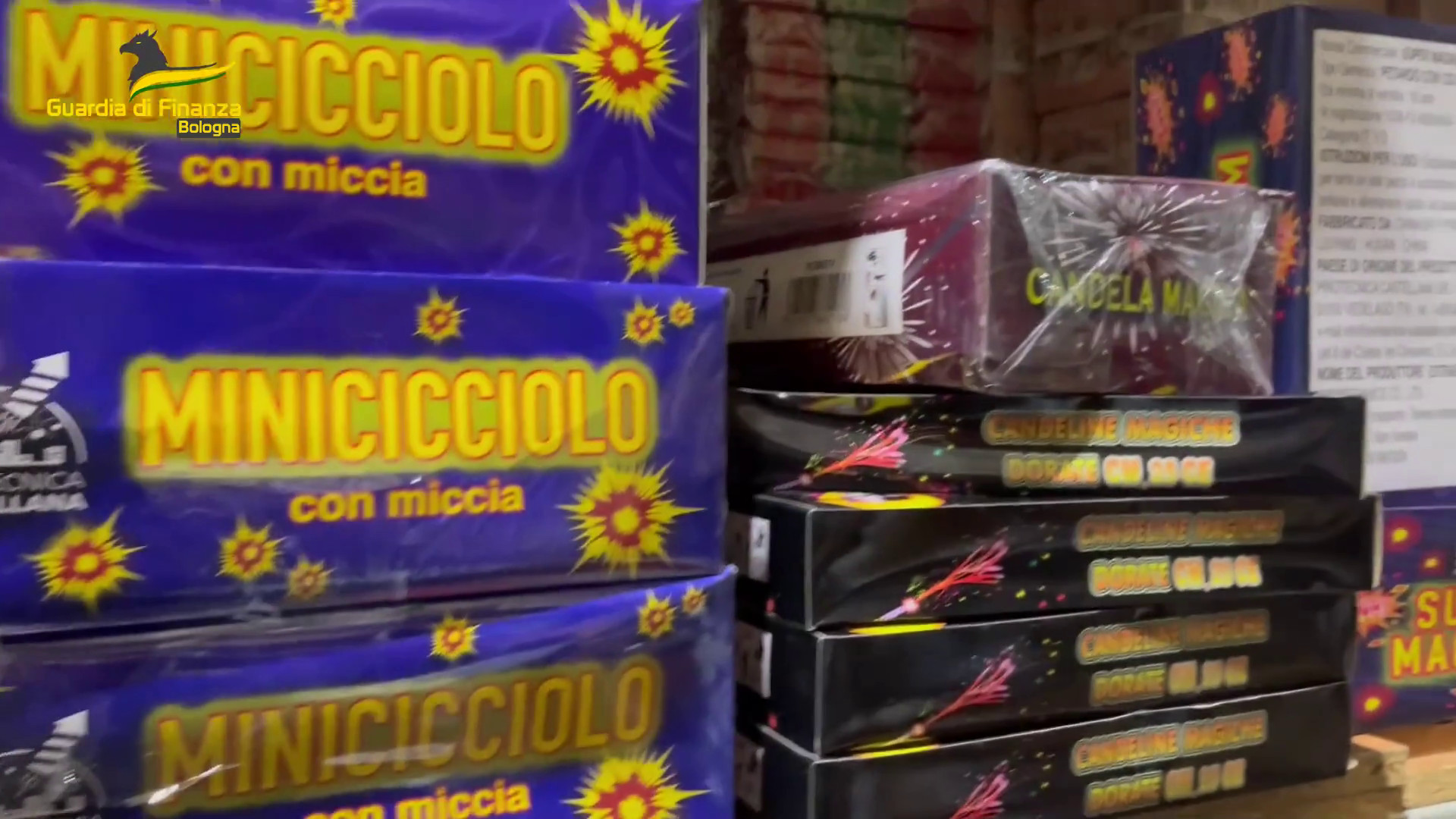 Bologna, sequestrati 100mila fuochi d'artificio illegali