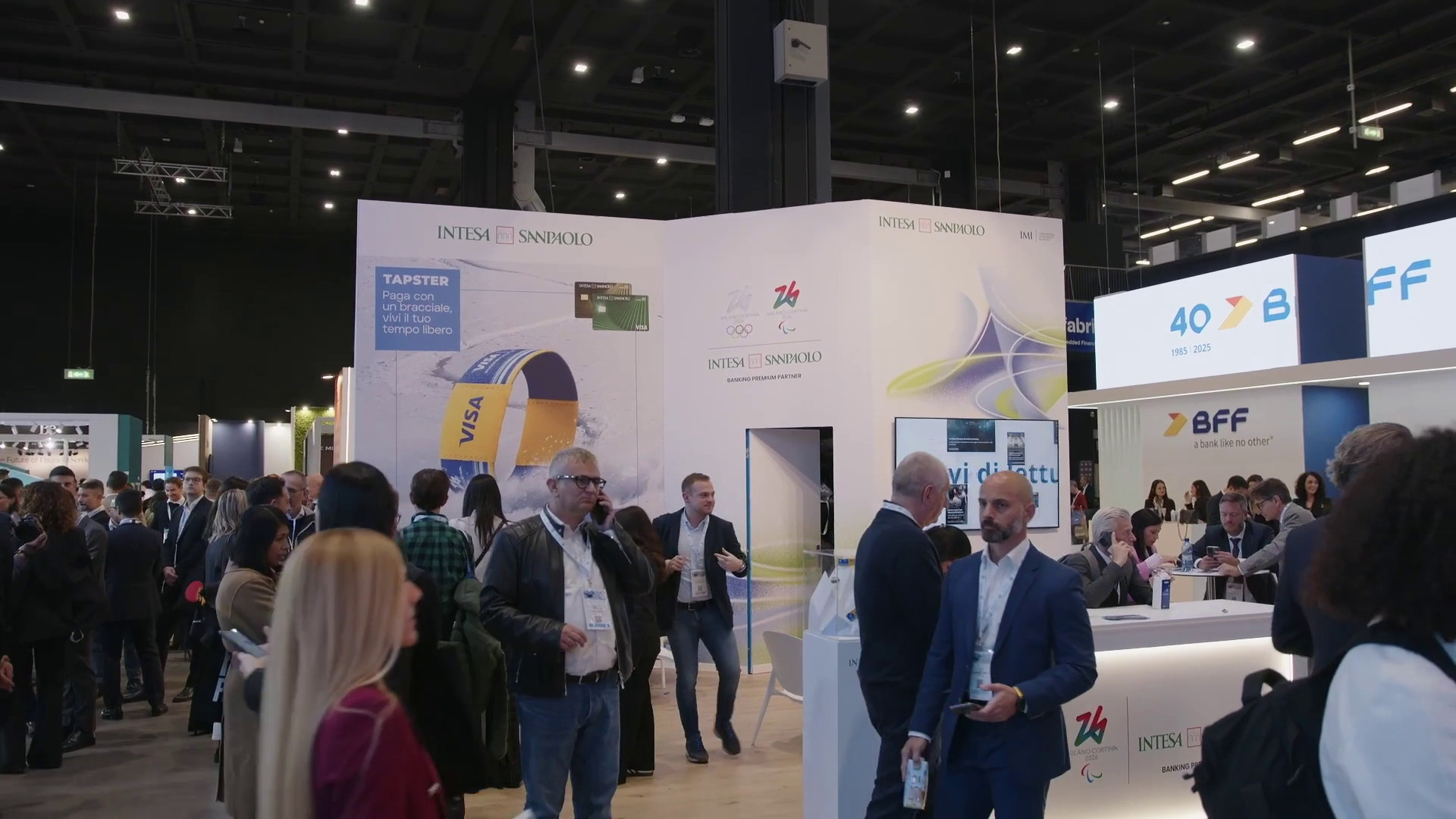 Salone Pagamenti, Intesa Sanpaolo presenta il bracciale contactless e skipass