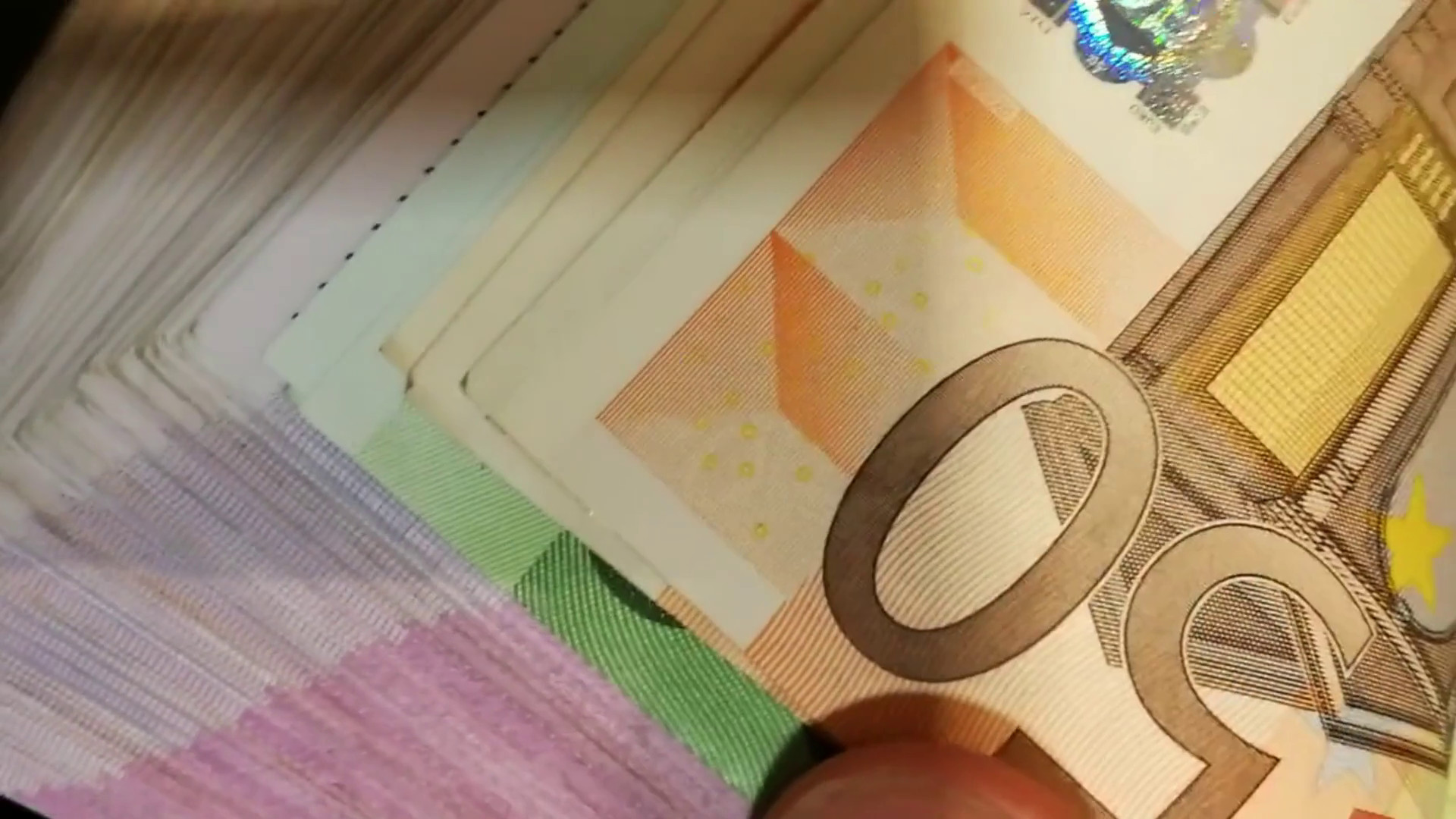 Crescono i prestiti a famiglie e imprese