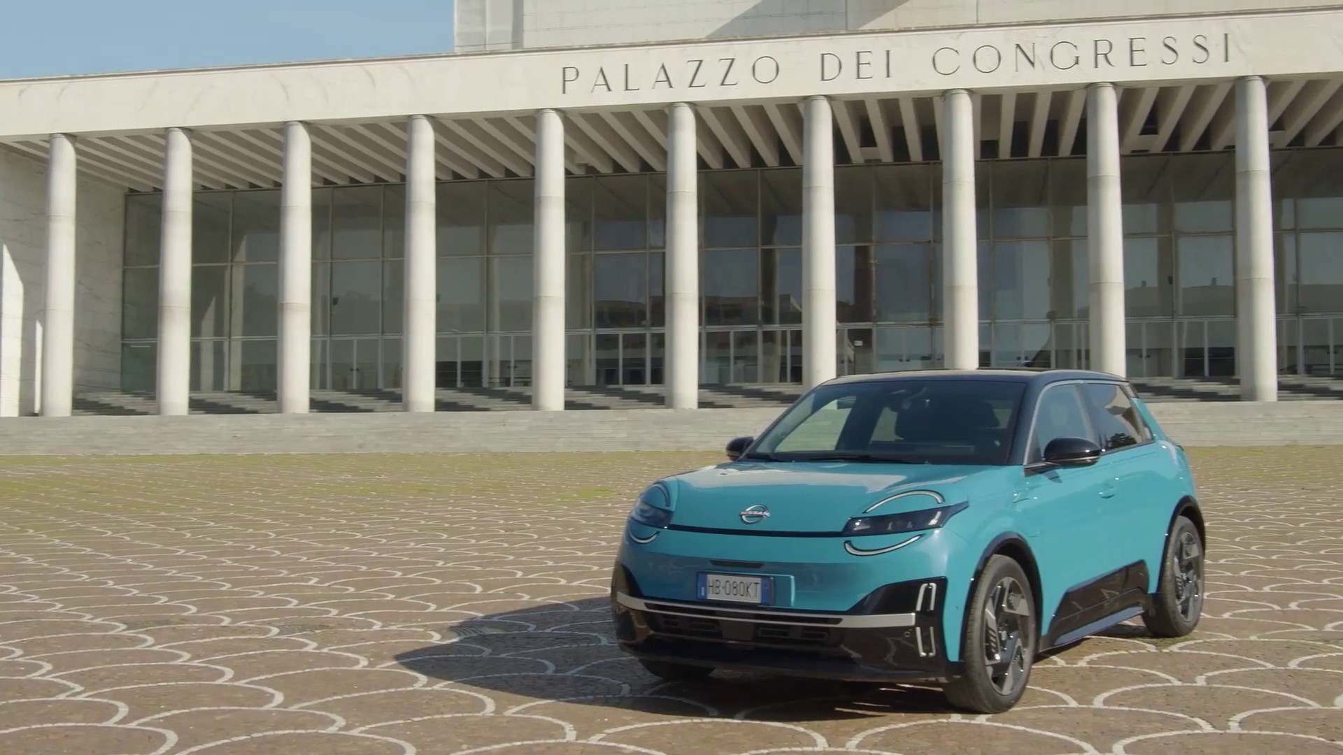 Nissan Micra, debutta in Italia la versione elettrica