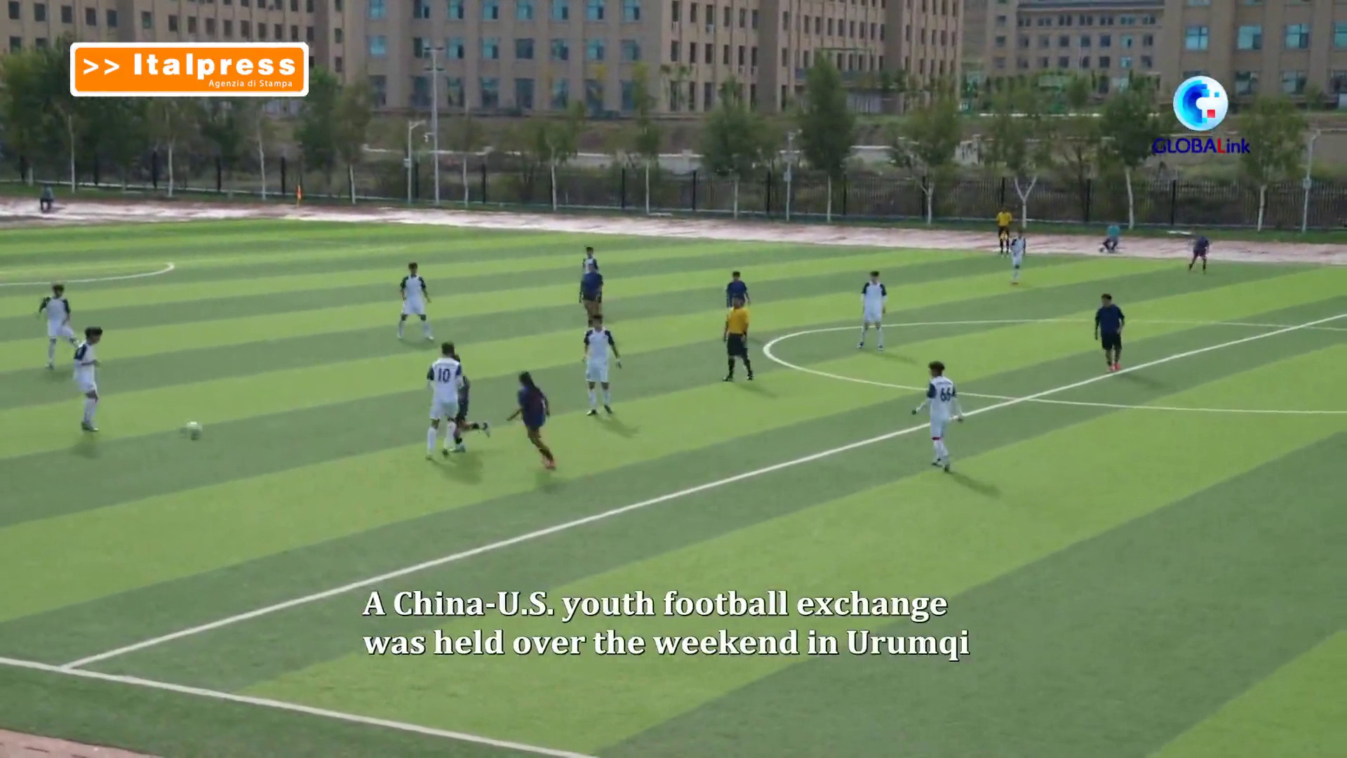 Xinjiang, giovani calciatori cinesi e statunitensi si incontrano grazie a sport