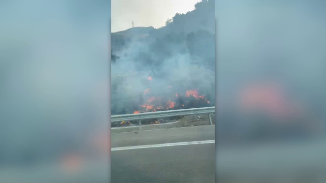 Incendi tra Trabia e Termini Imerese, rallentamenti lungo l'autostrada
