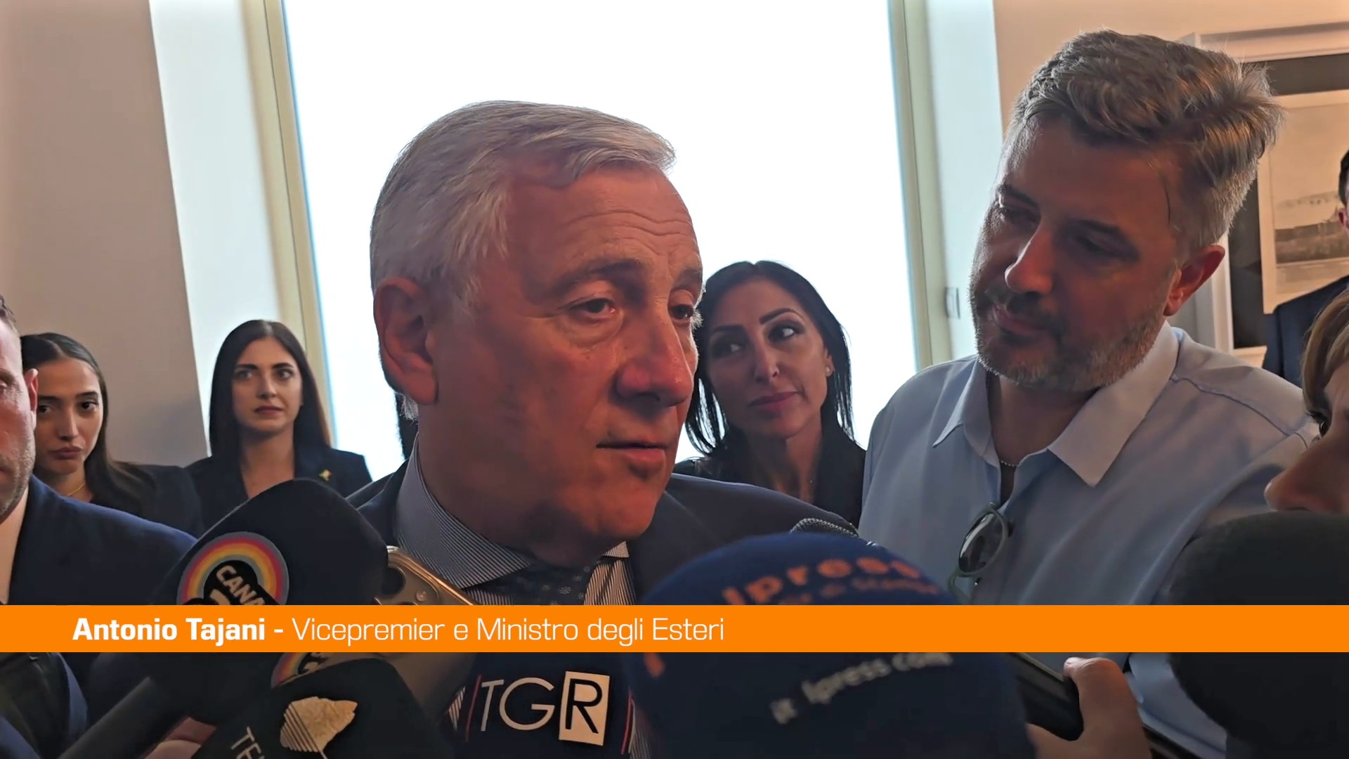 Napoli, Tajani 