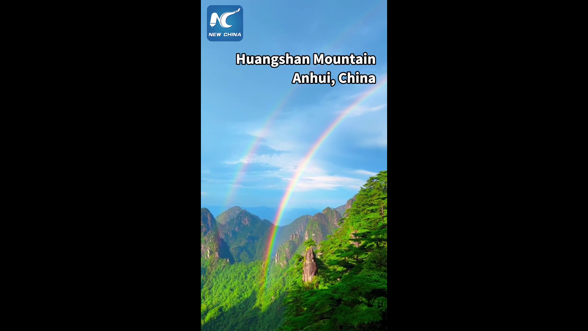Cina: doppio arcobaleno incanta il monte Huangshan