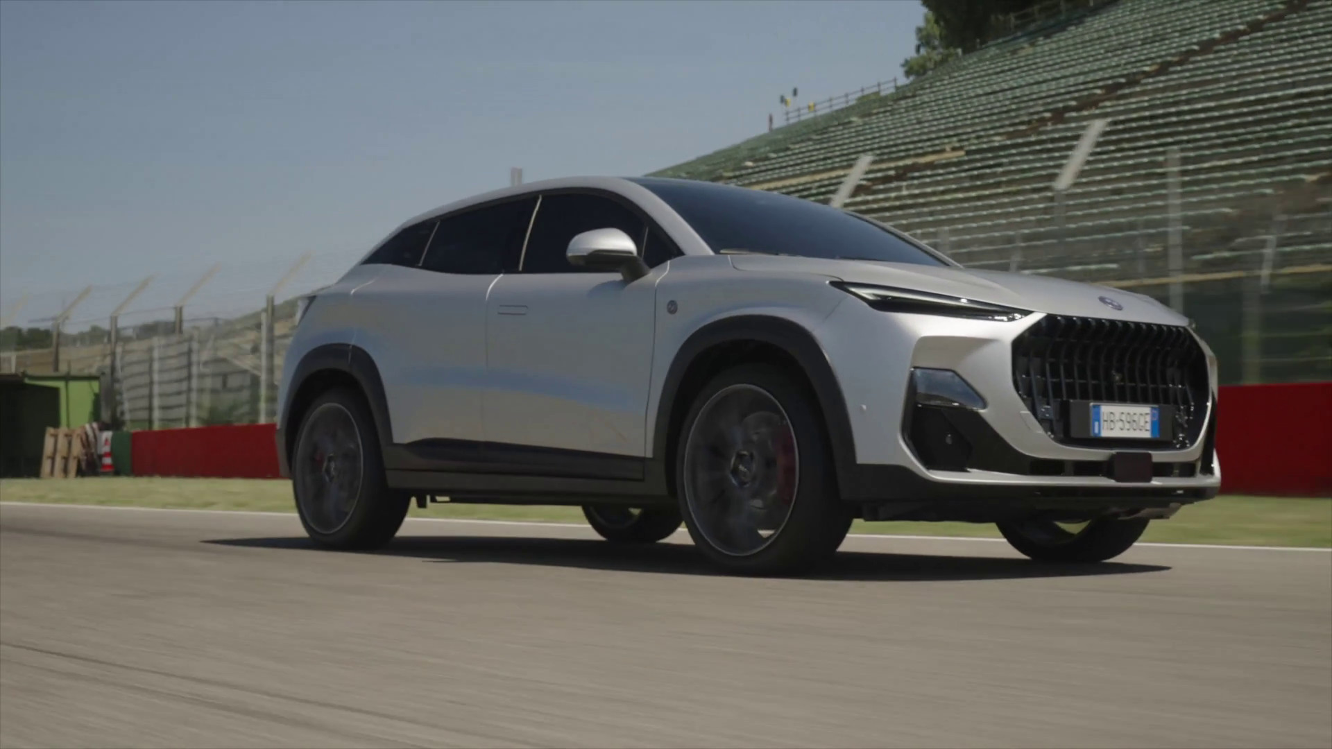 OSCA rinasce a Imola con il crossover coupé MT6