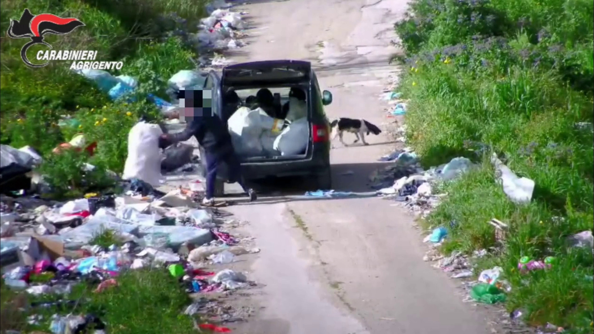Tratto di strada nell'Agrigentino trasformato in discarica abusiva, 23 denunce