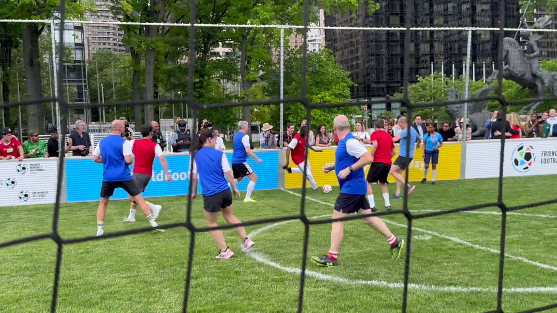 A New York il World Football Day 