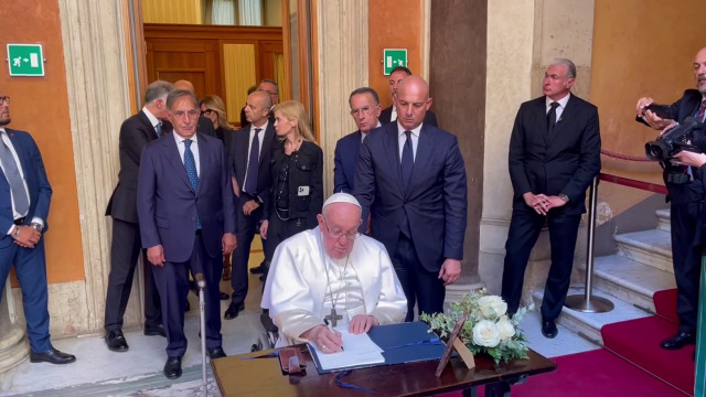 Napolitano, Papa Francesco alla camera ardente