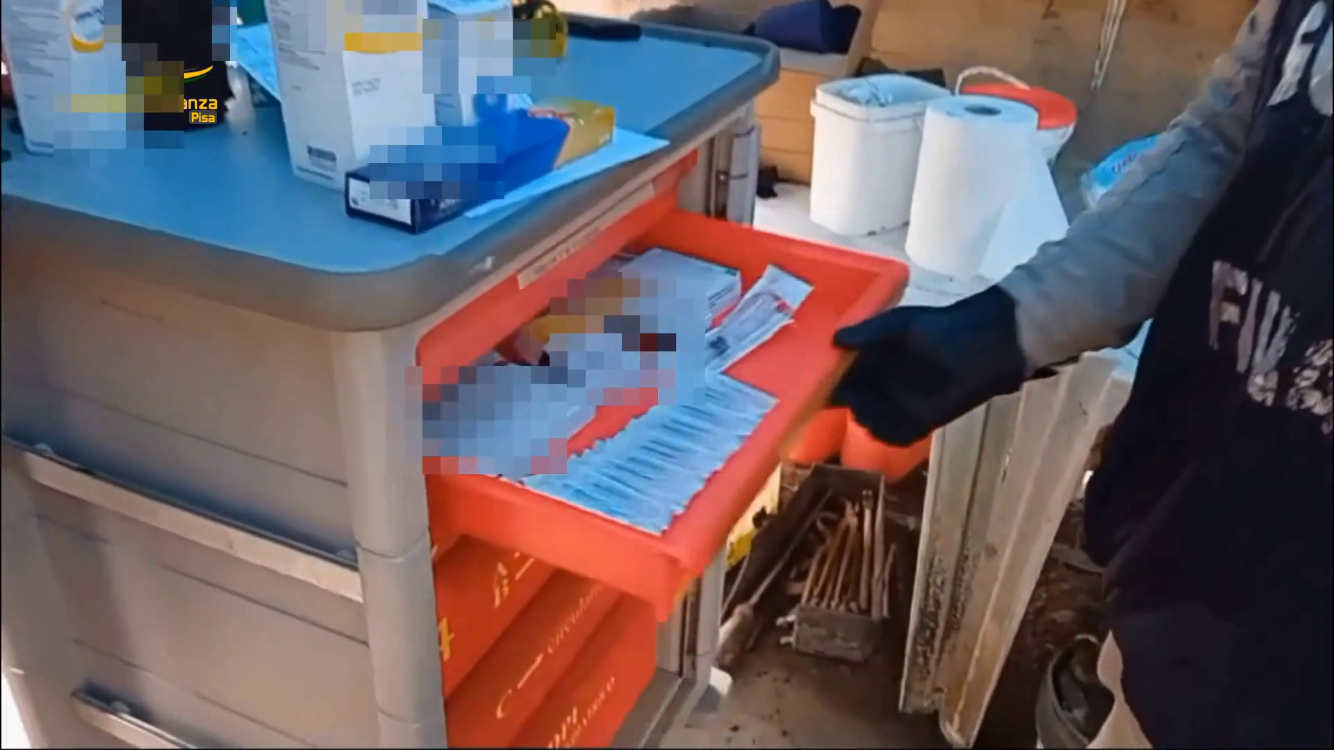 Maxi sequestro a Pisa di farmaci dopanti usati nell'ippica