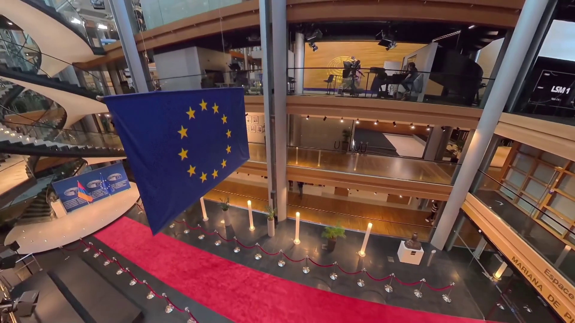 Dal Parlamento Ue bilancio da 1.780 miliardi