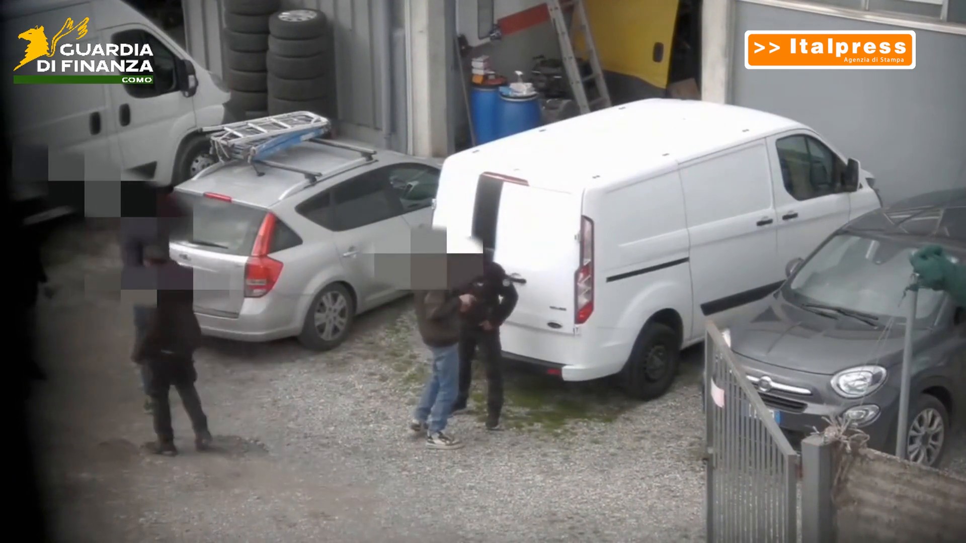 Sgominato giro di spaccio di cocaina nel Comasco, 3 fratelli arrestati
